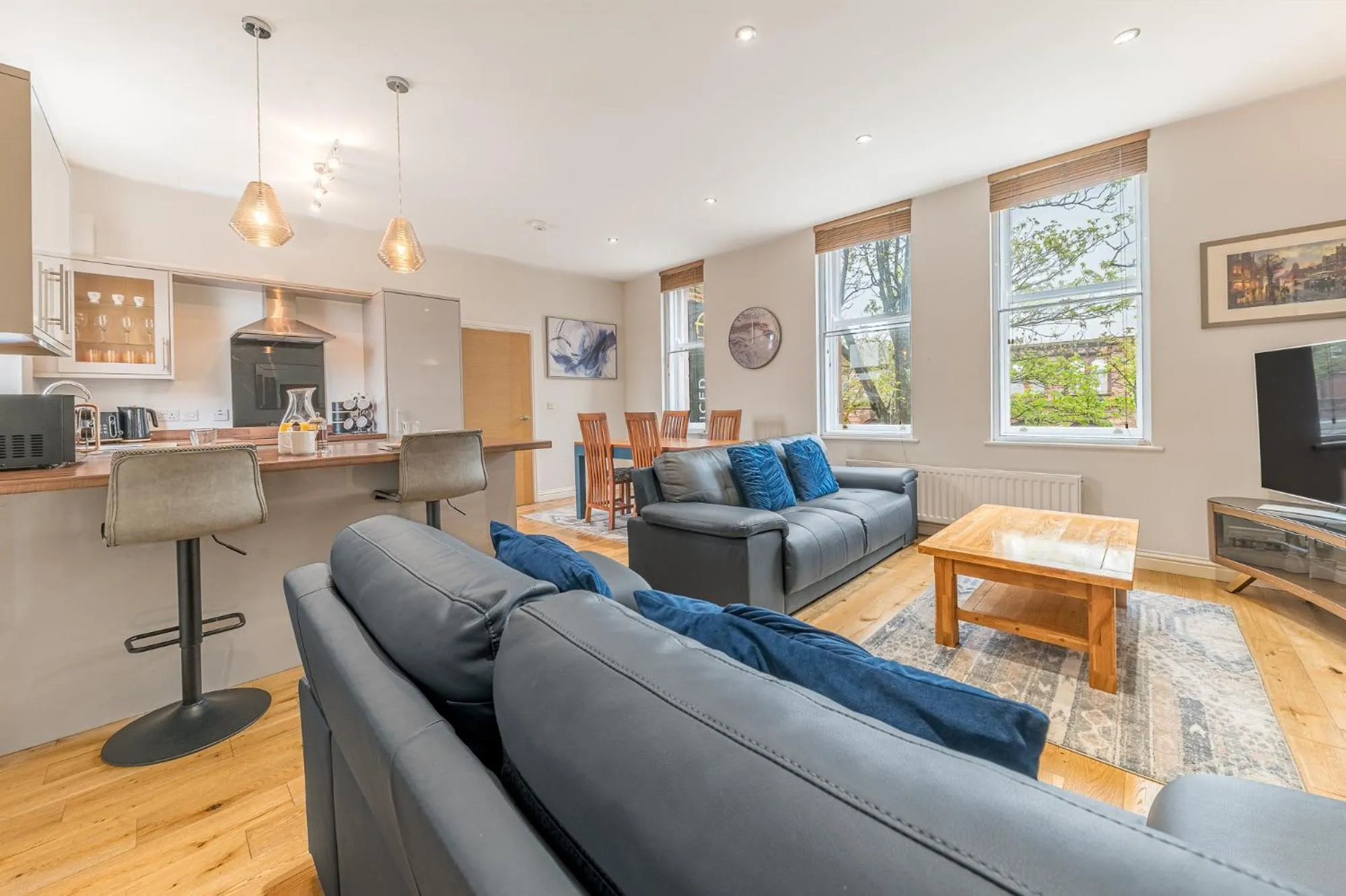 Living room in Abbey Apartments Modern ApartHotel for Tourists & Professionals