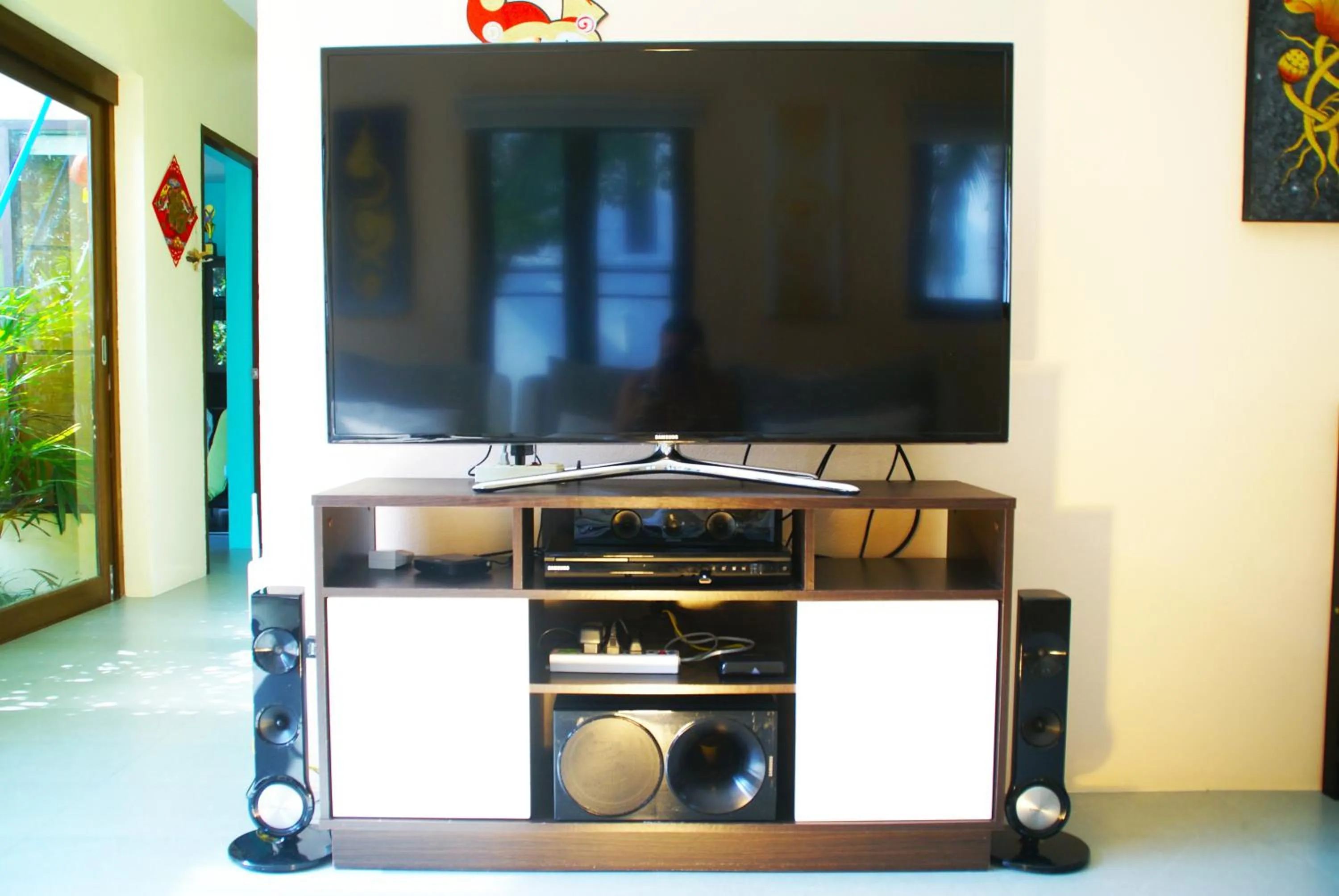 Communal lounge/ TV room in Chaweng Noi Villa