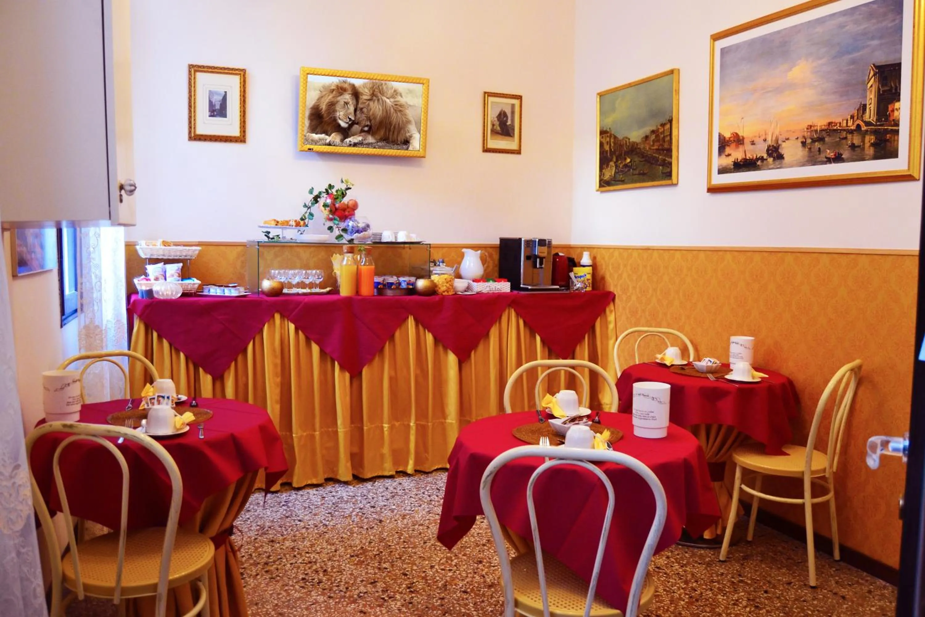 Breakfast in Art Dreams Apartment Dimora Casanova