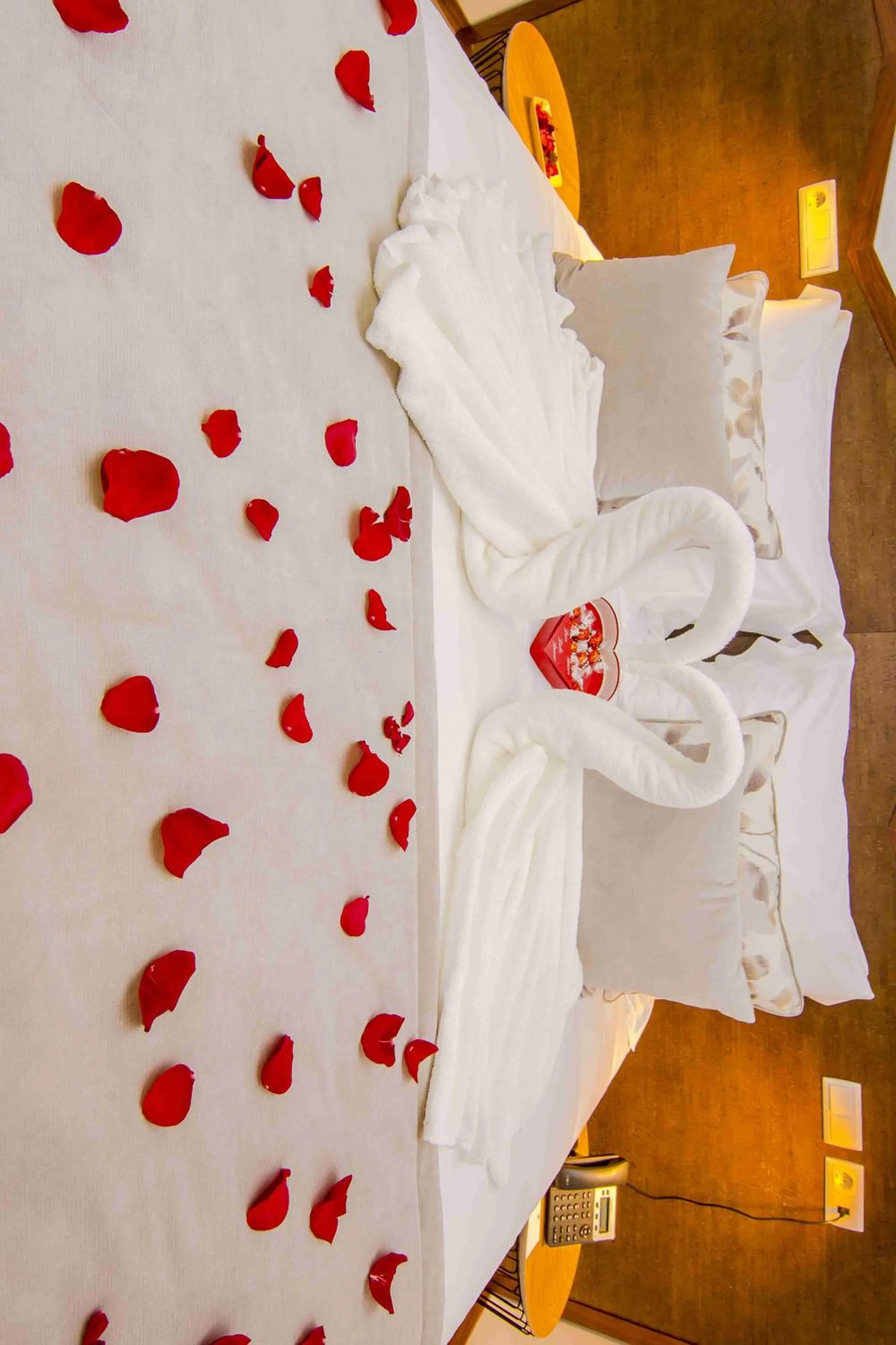 Bedroom, Bed in Enigma - Nature & Water Hotel