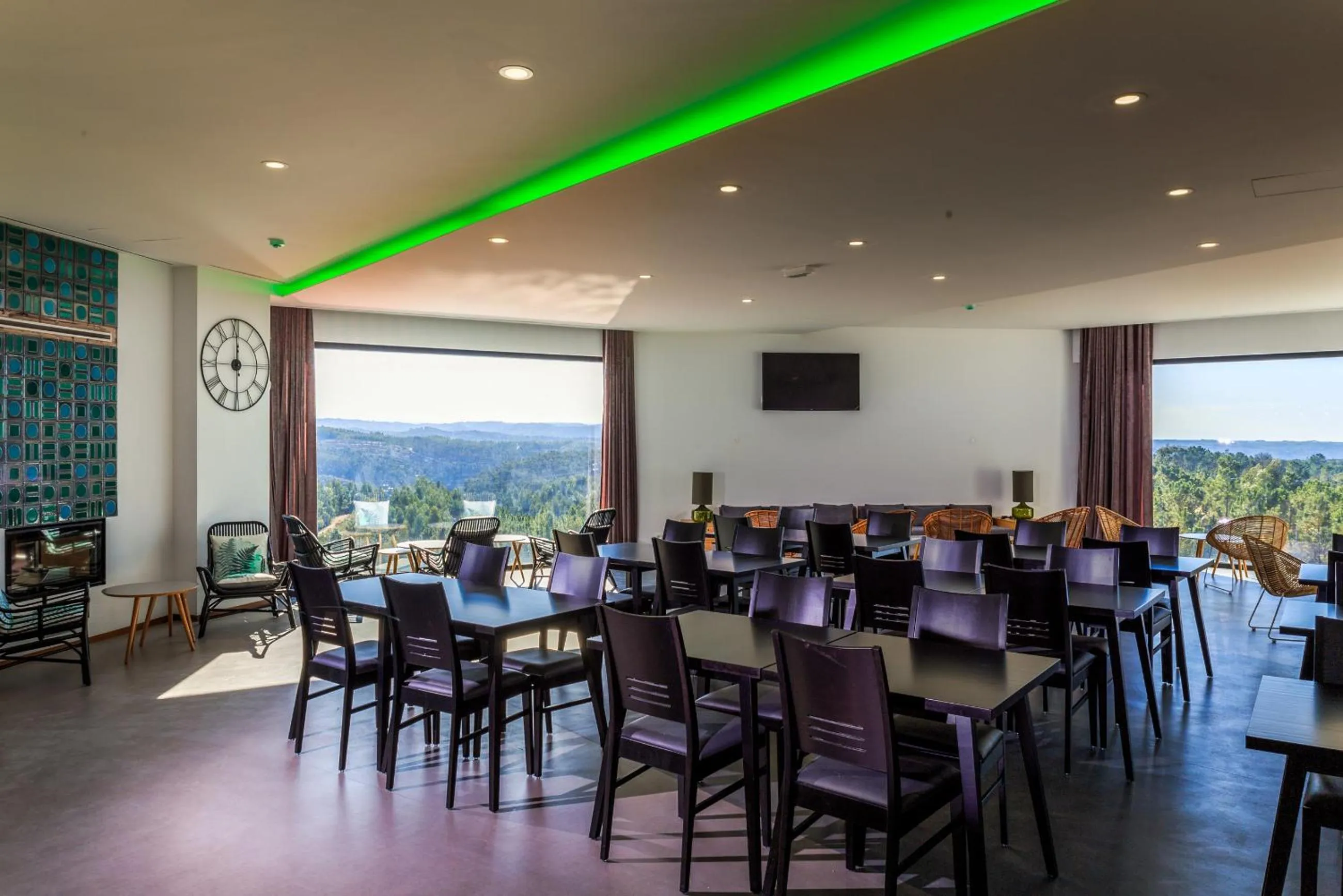 Restaurant/places to eat in Enigma - Nature & Water Hotel