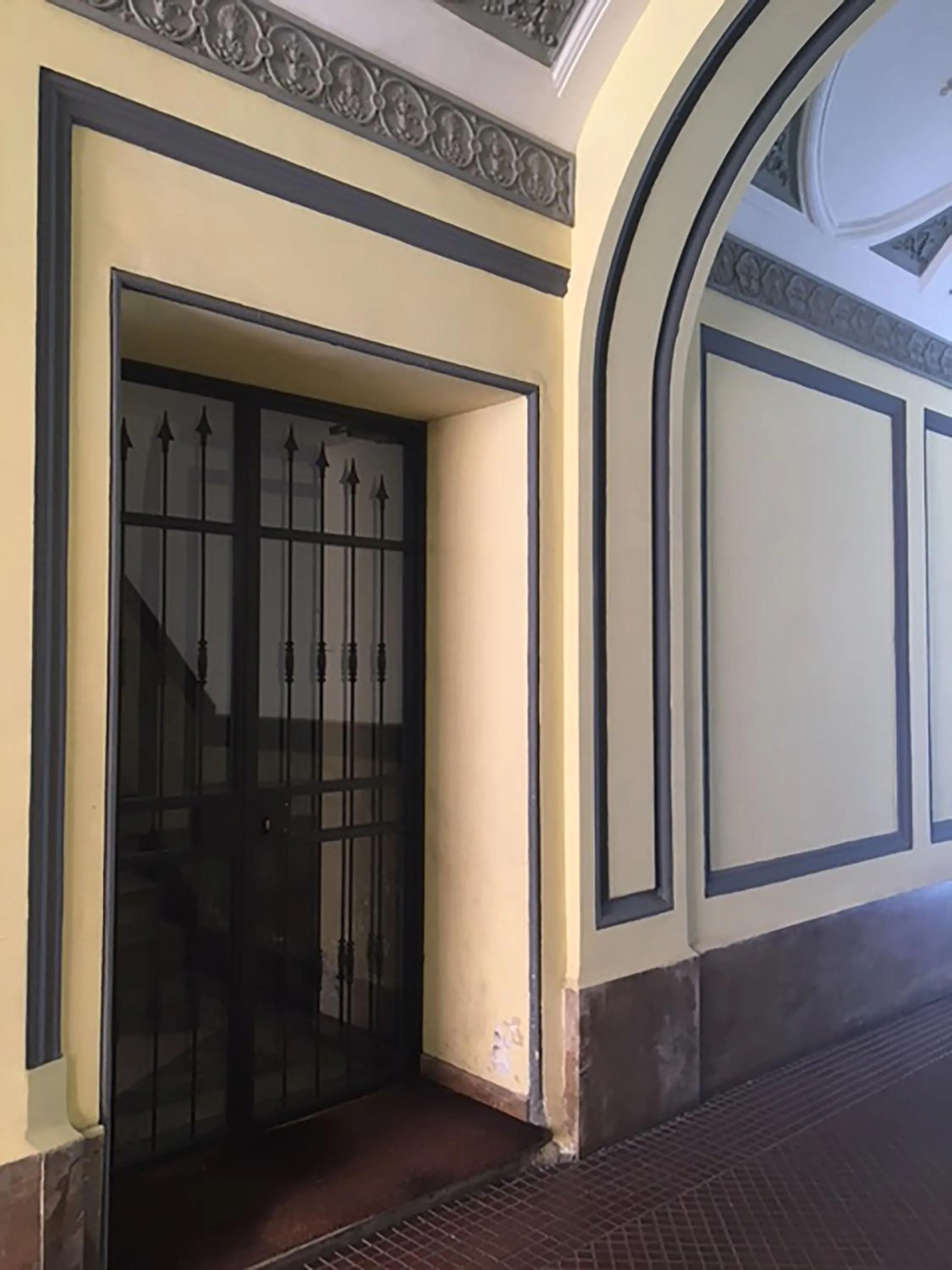 Facade/entrance in Viadelloca35