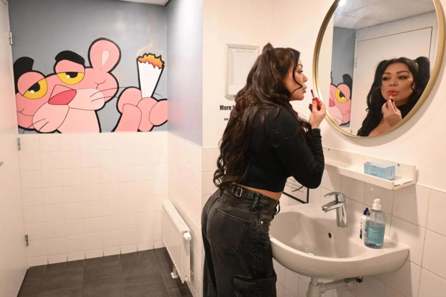 Bathroom in Dutchies Hostel