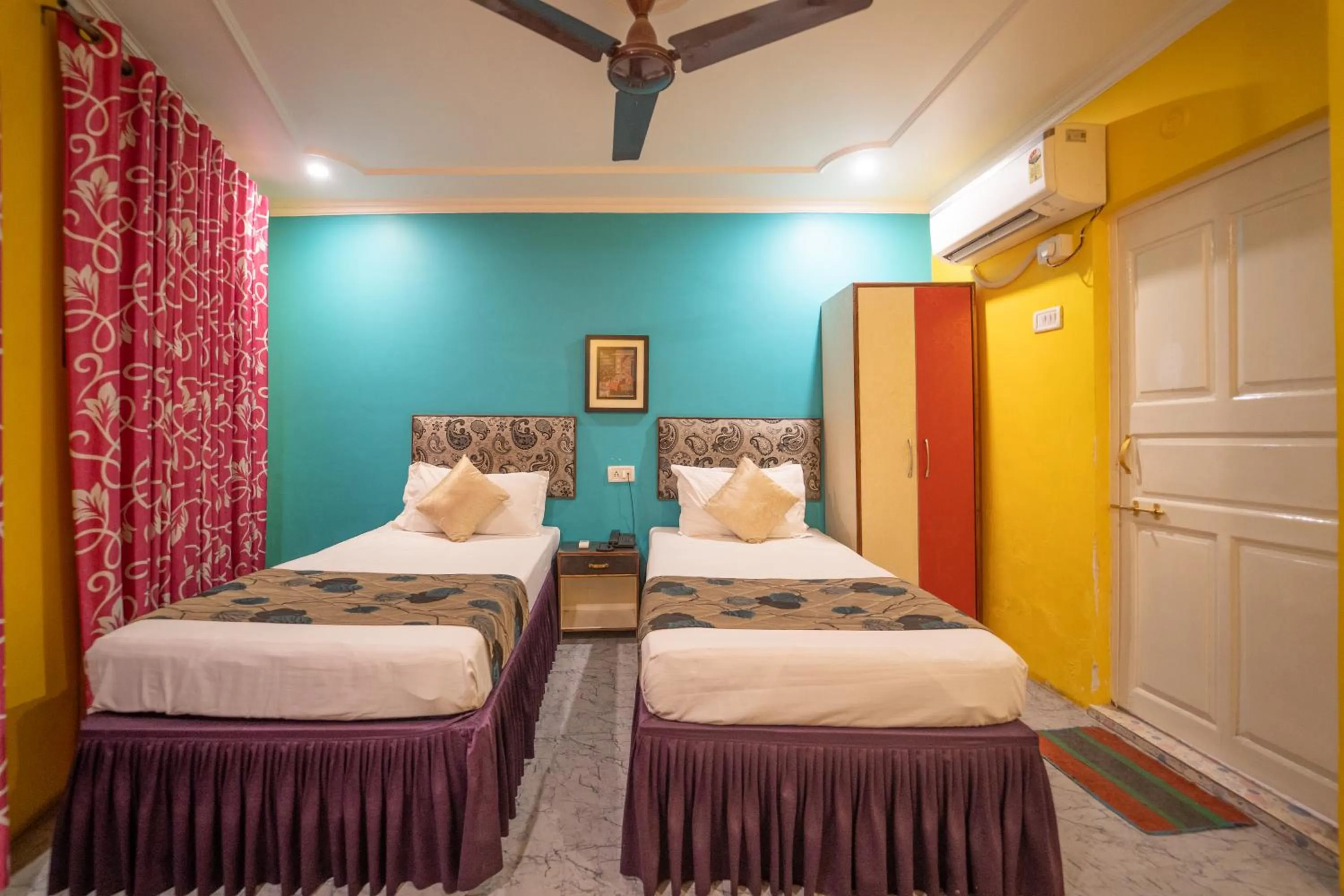 Photo of the whole room, Bed in Tara Guest House