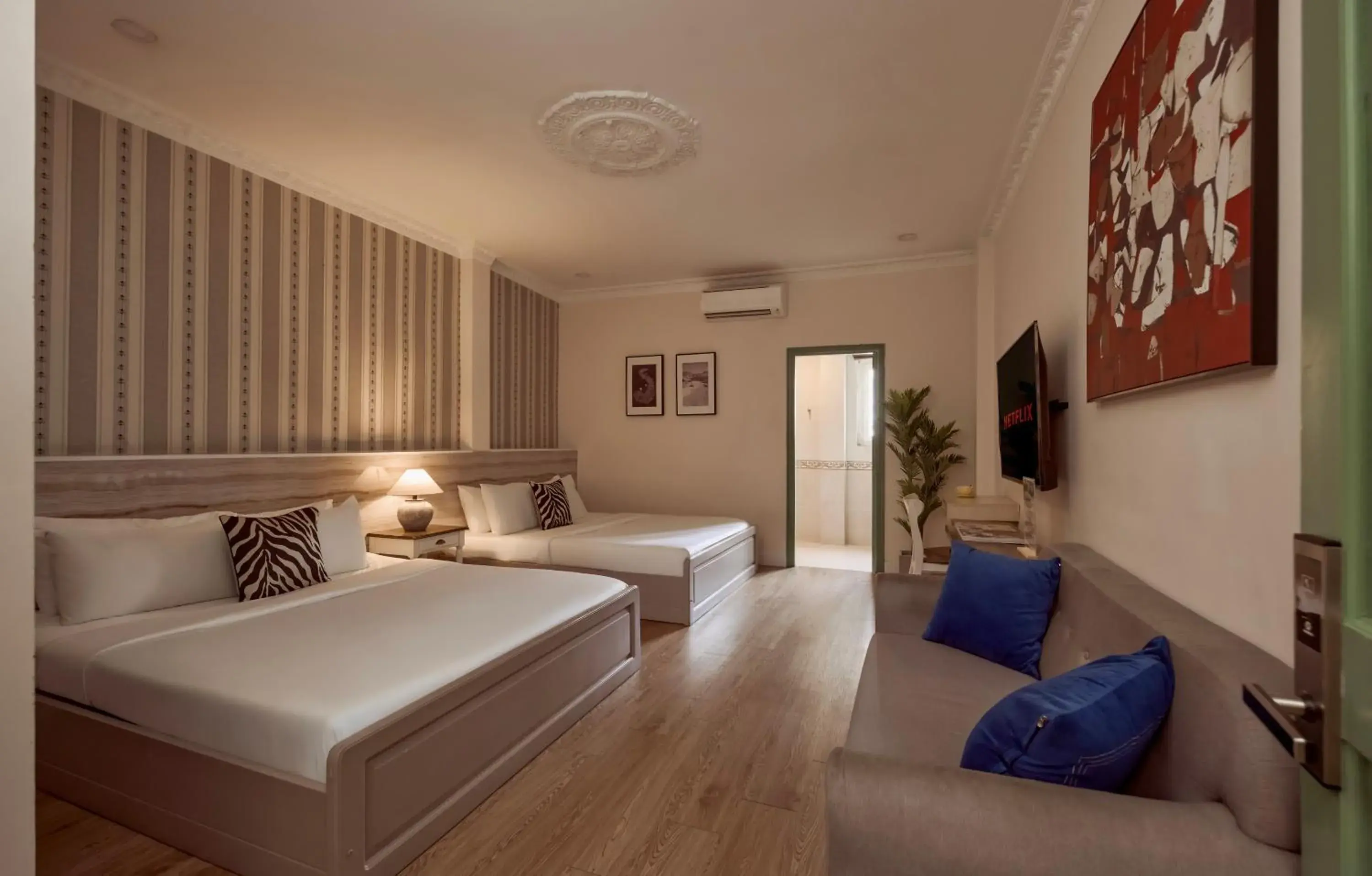 Family Room with Bath in The One Ben Thanh Hotel-City Center Family Room with Bath in The One Ben Thanh Hotel-City Center