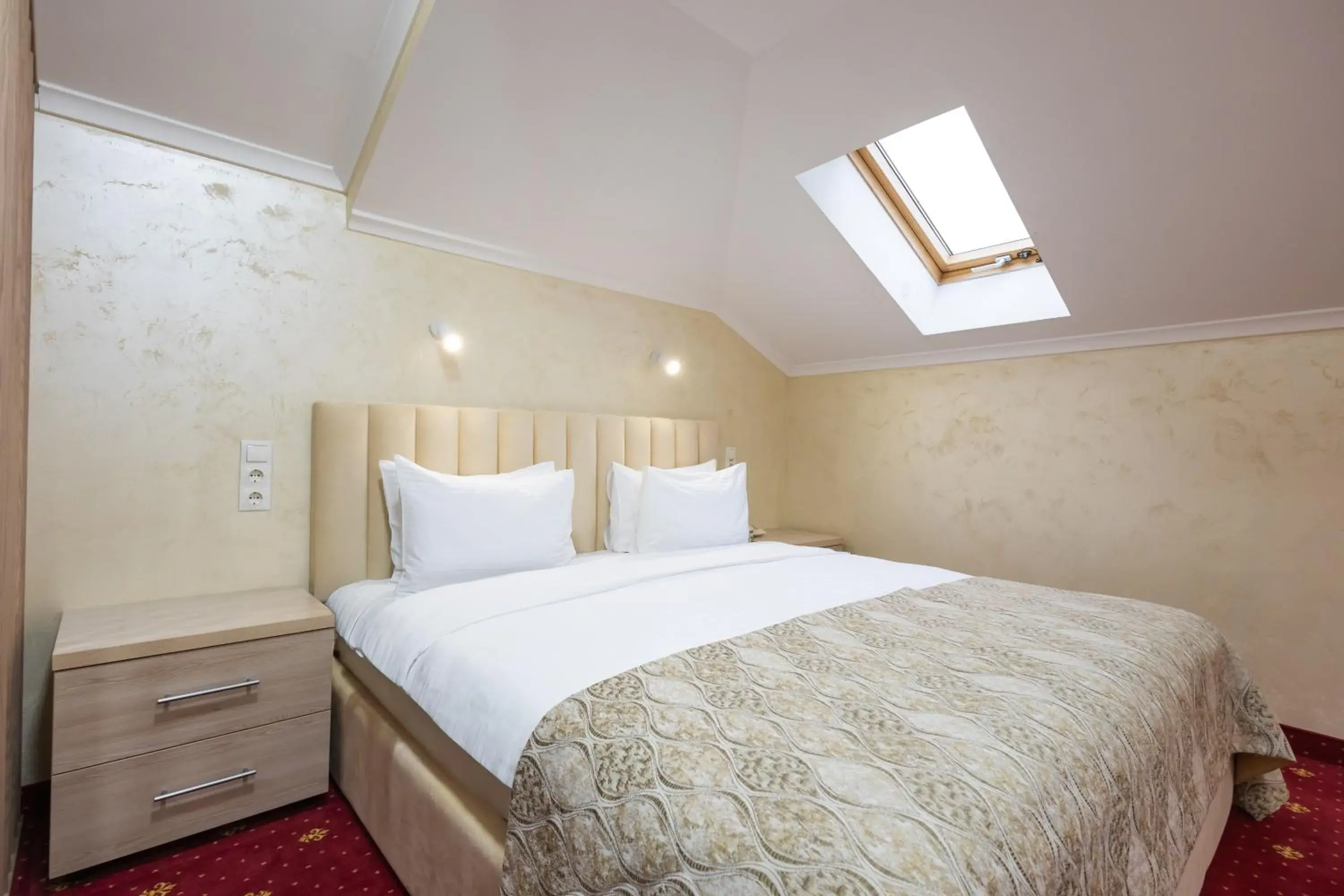 Quadruple Room in Hotel France Quadruple Room in Hotel France