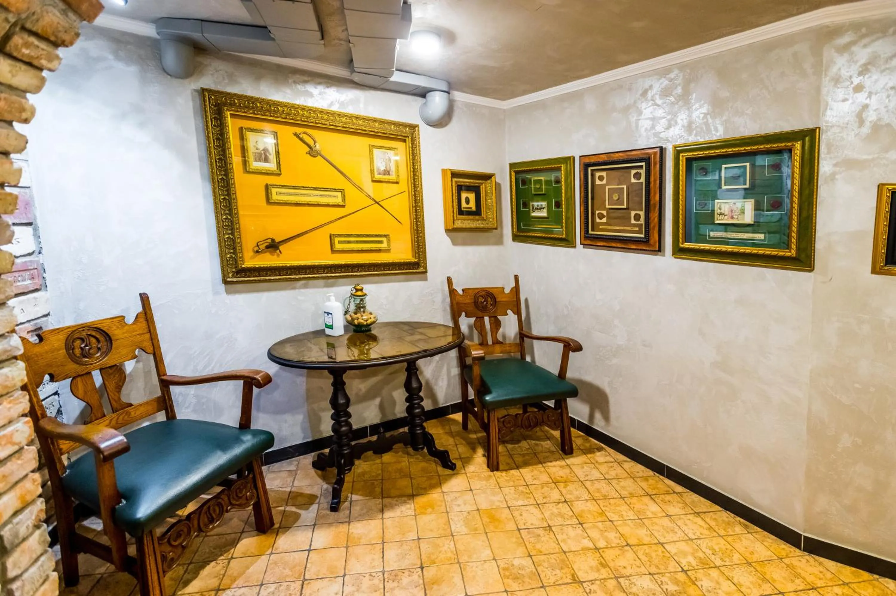 Restaurant/places to eat in Hotel France