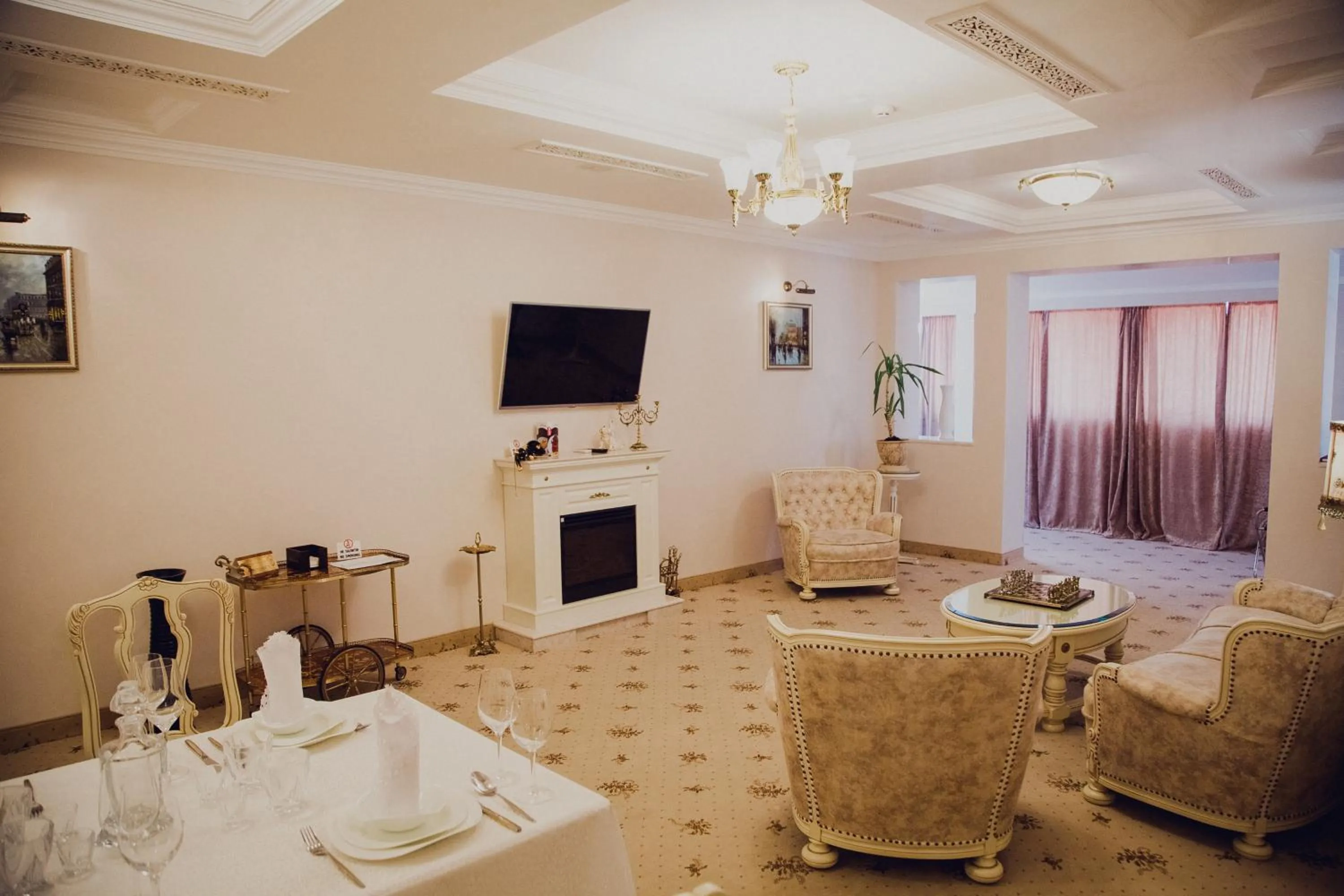 Photo of the whole room in Hotel France