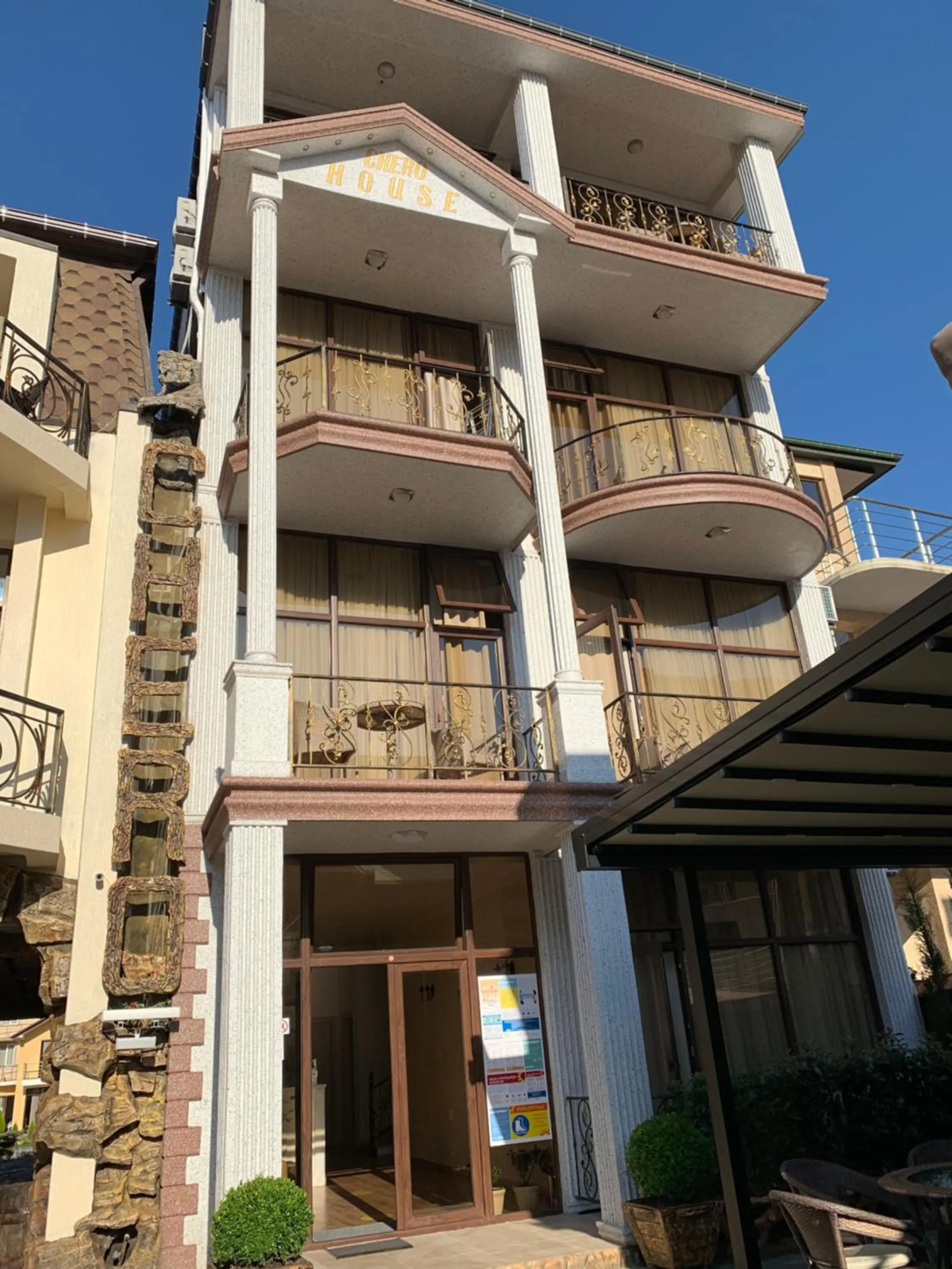 Property building in Hotel Chero