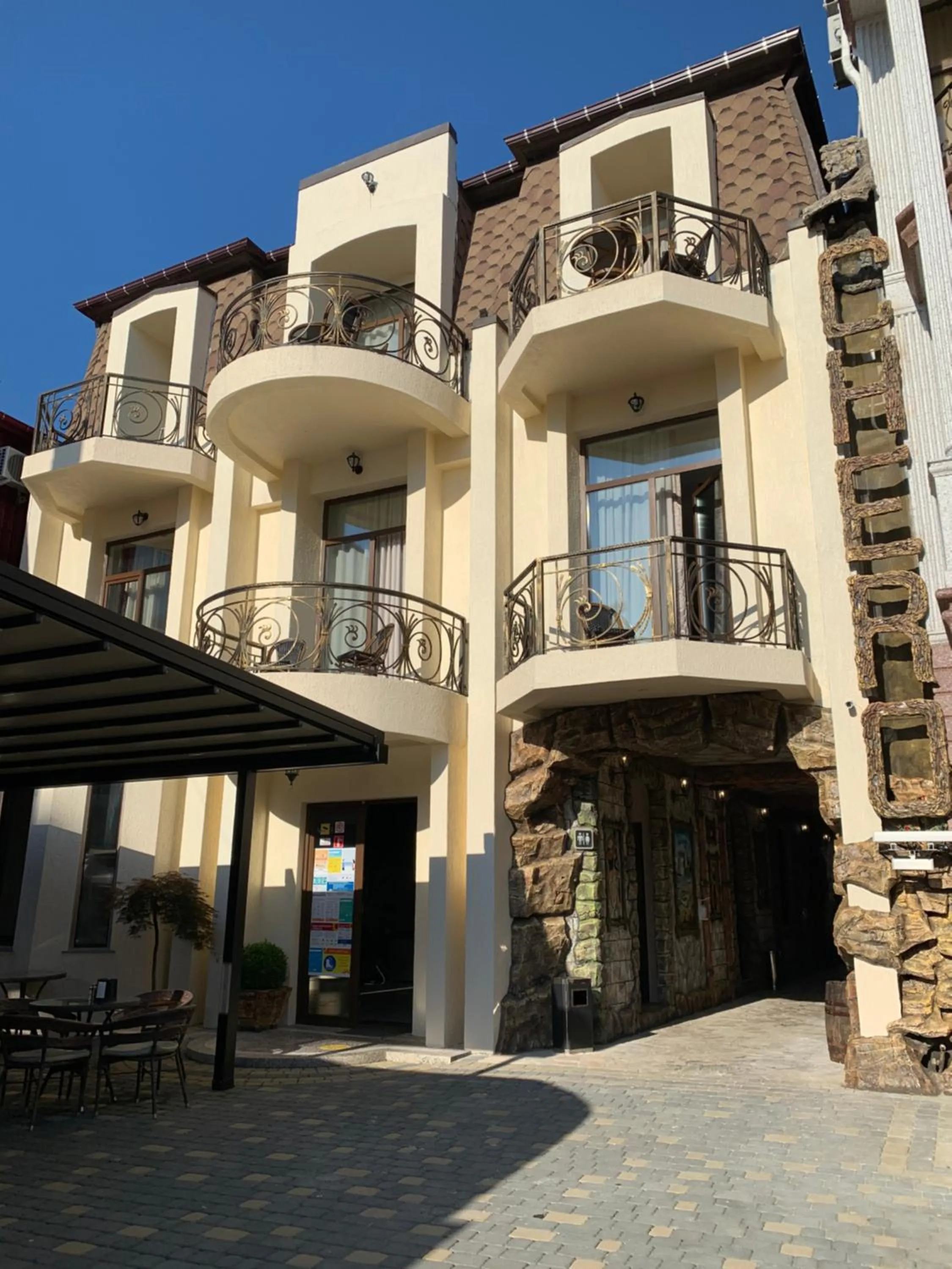 Property building in Hotel Chero