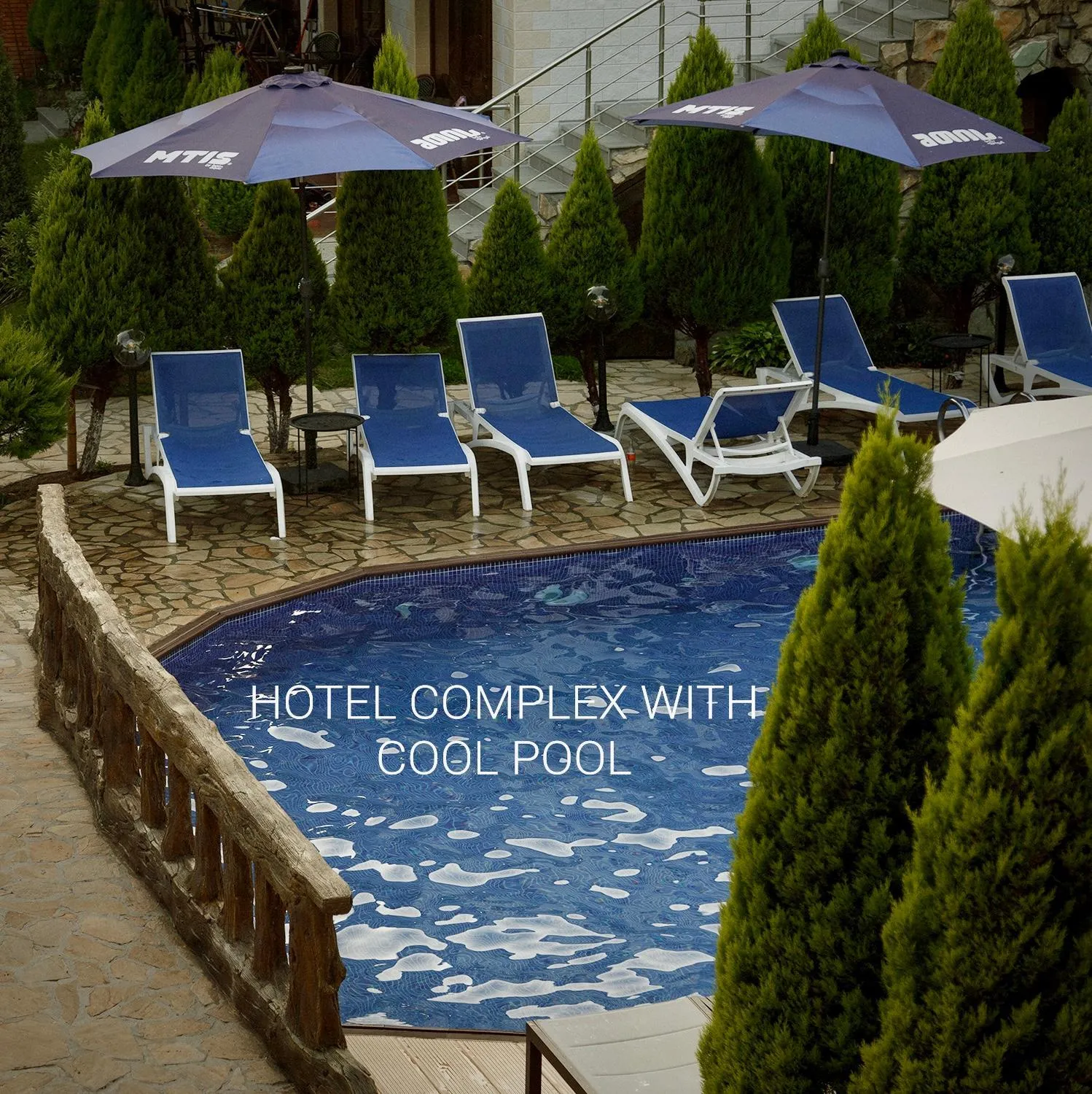 Swimming pool in Hotel Chero
