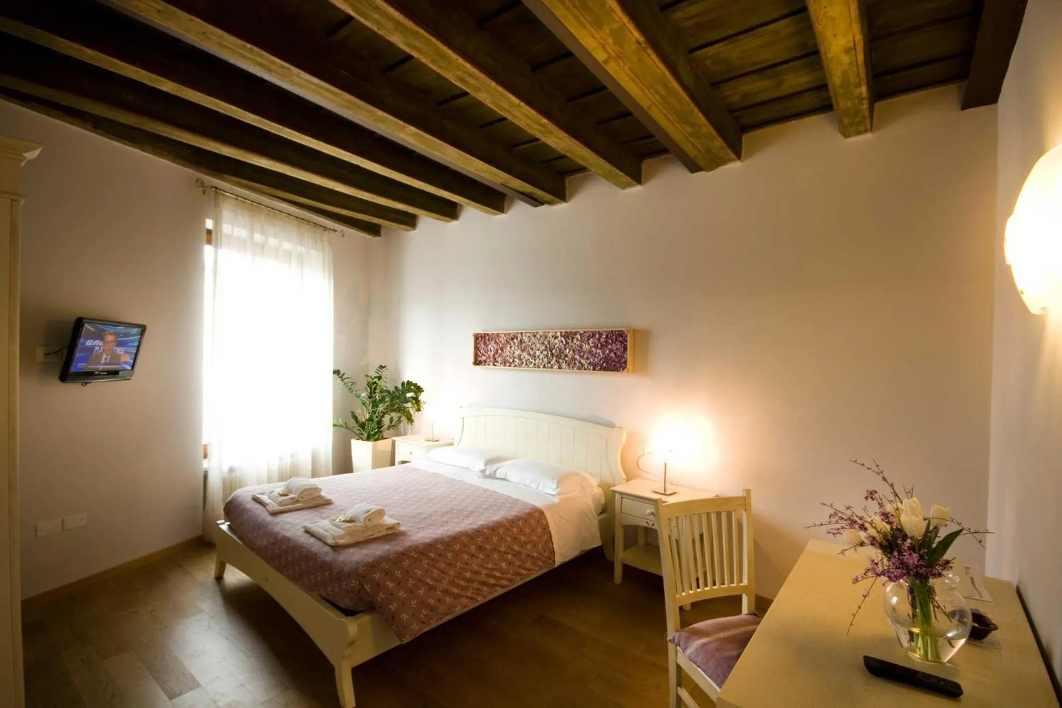 Day, Bed in Residenza CuordiVerona
