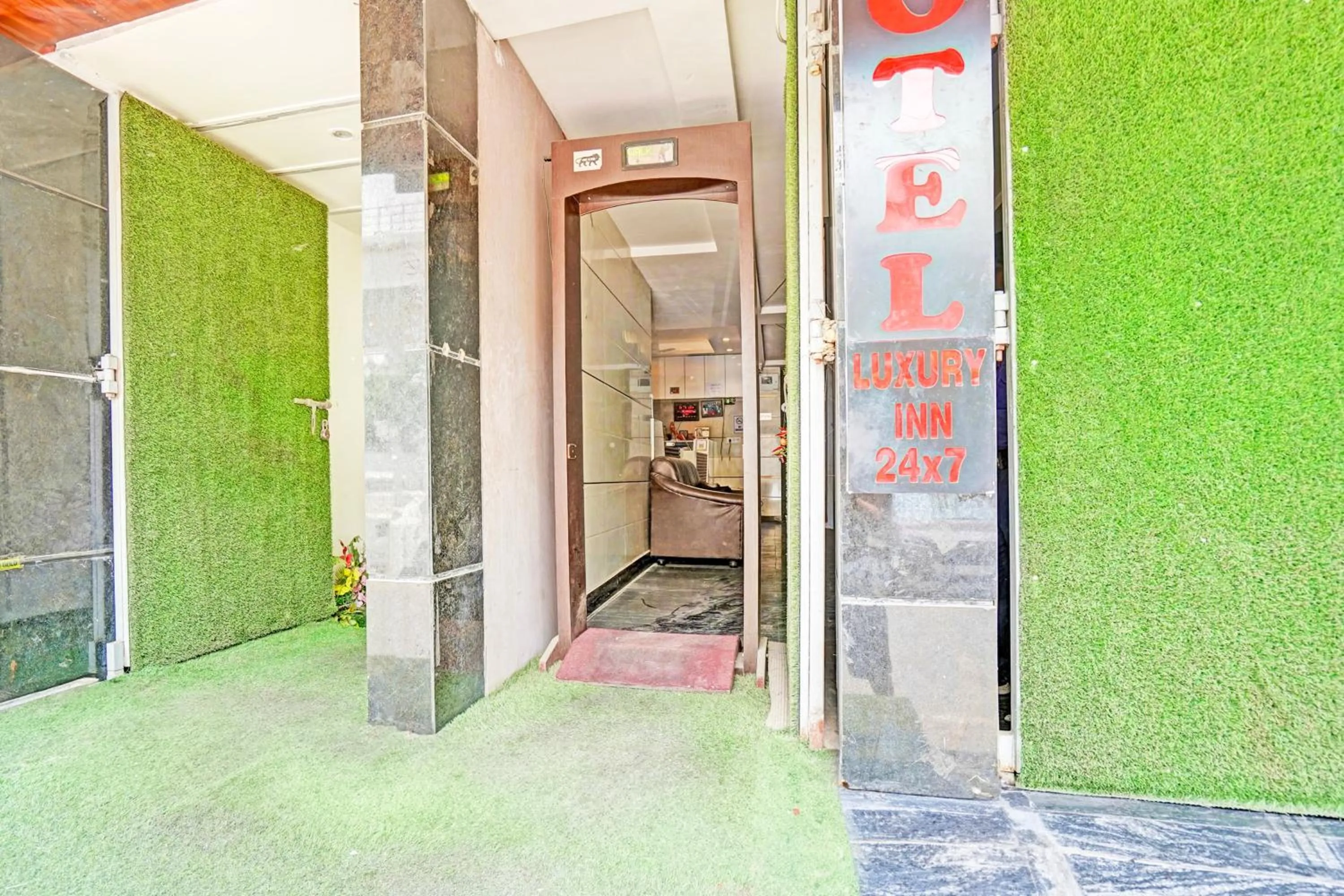 Facade/entrance in Super Hotel O Luxury Inn