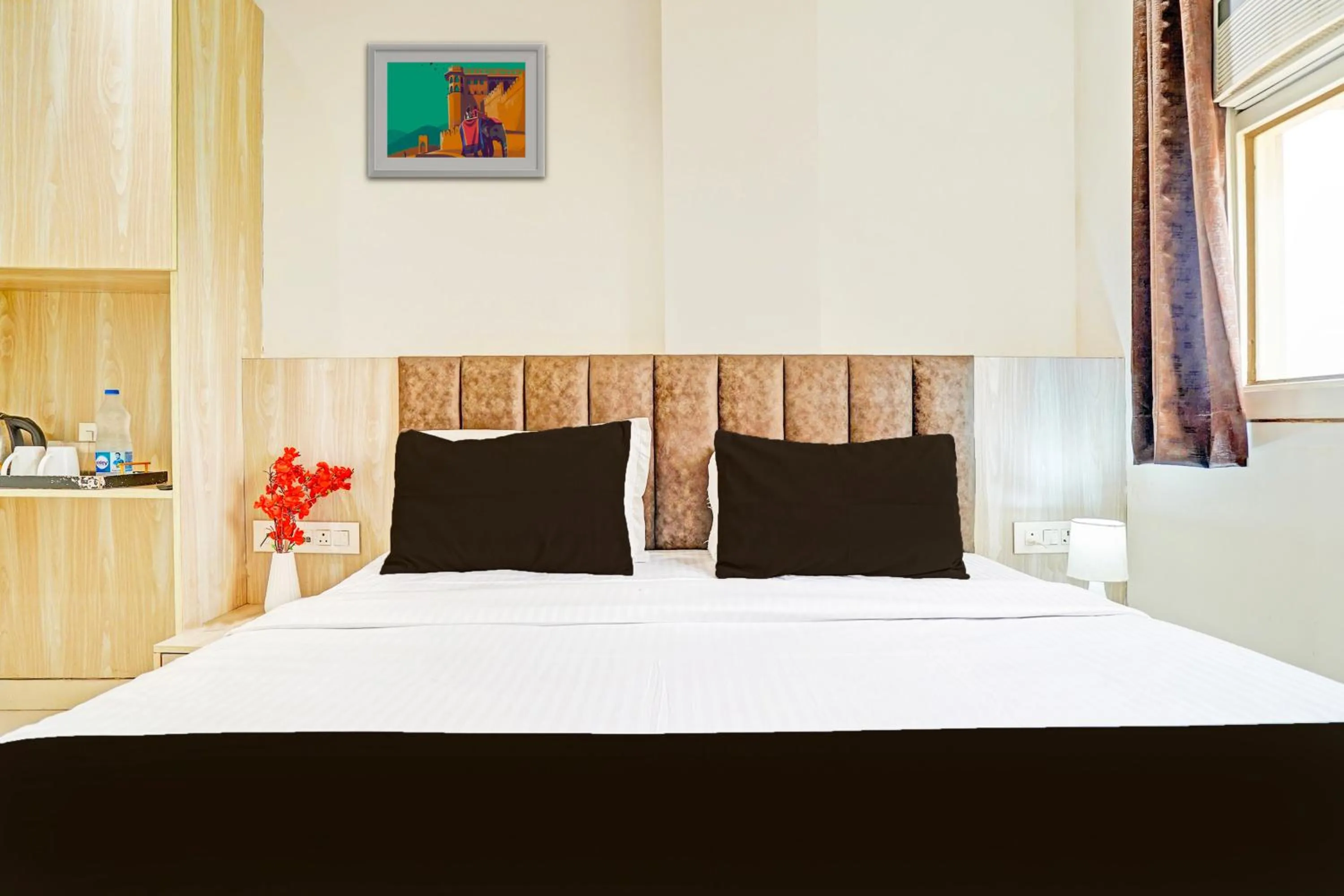 Bedroom, Bed in Super Hotel O Luxury Inn