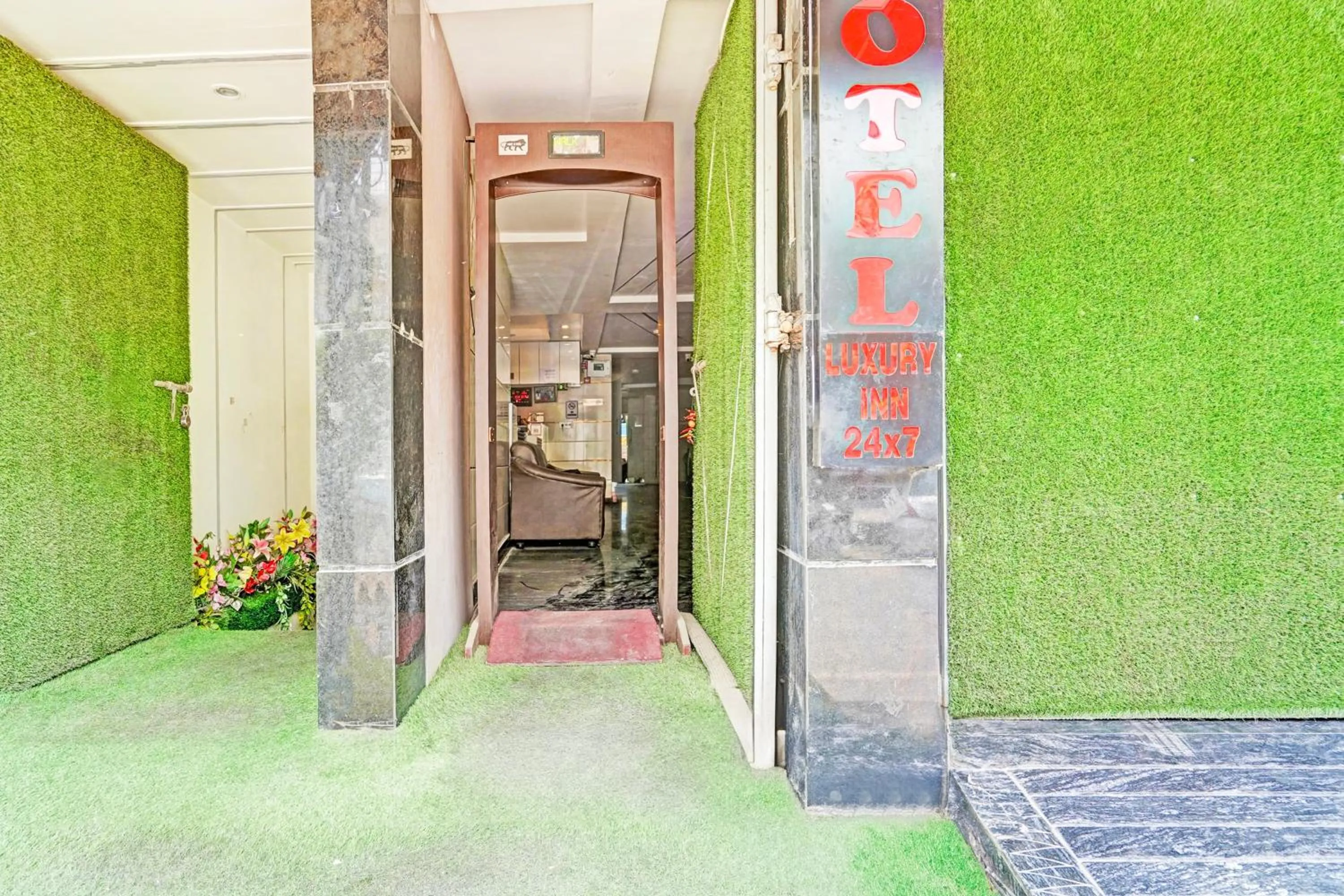 Facade/entrance in Super Hotel O Luxury Inn