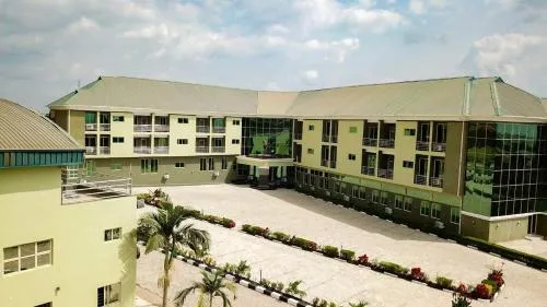 Monarchs Luxury Palace hotel