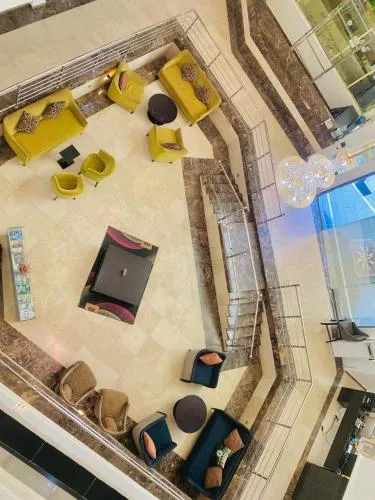 Monarchs Luxury Palace hotel