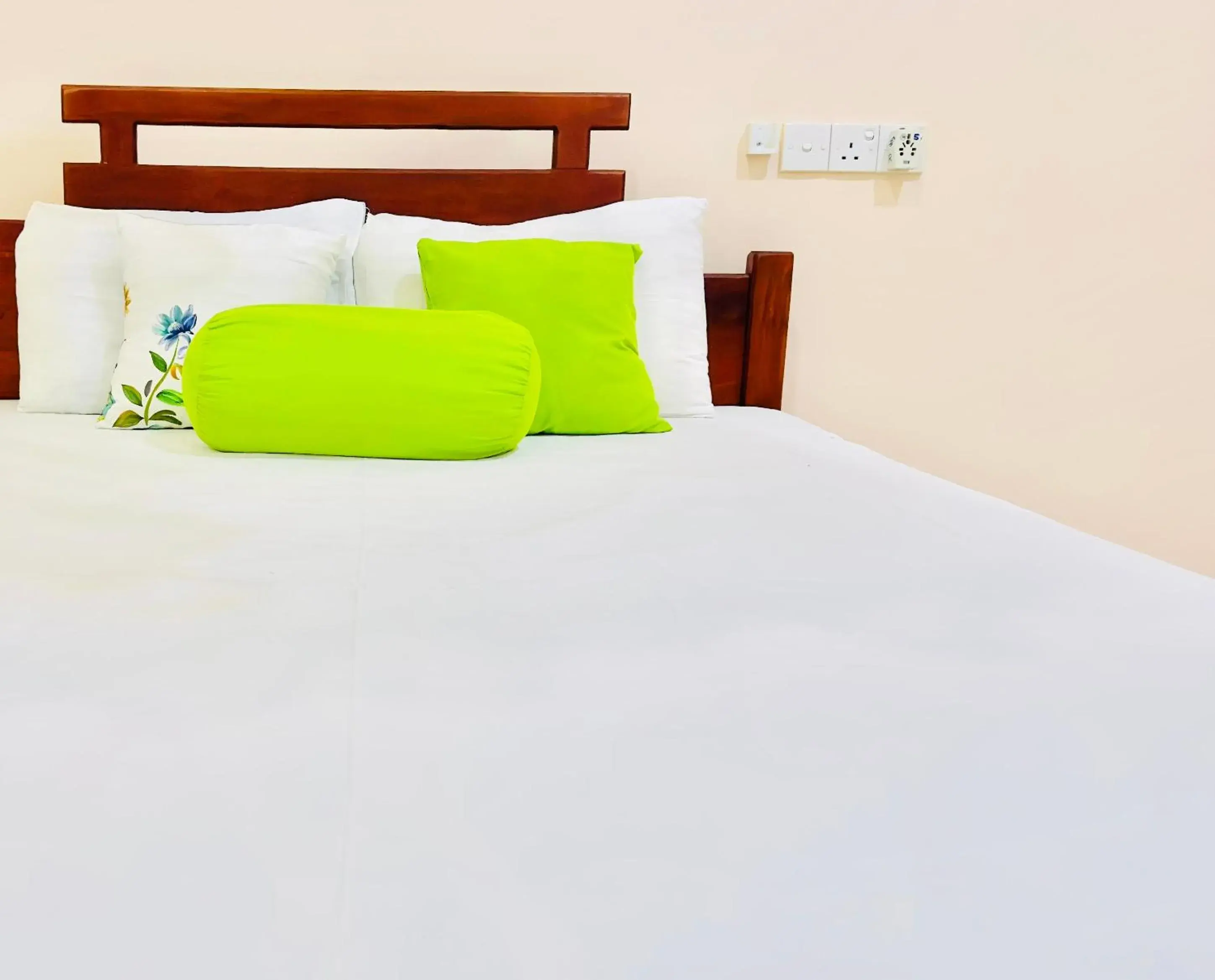 Deluxe Double Room - single occupancy in Sigiri Rainbow Lodge Deluxe Double Room - single occupancy in Sigiri Rainbow Lodge