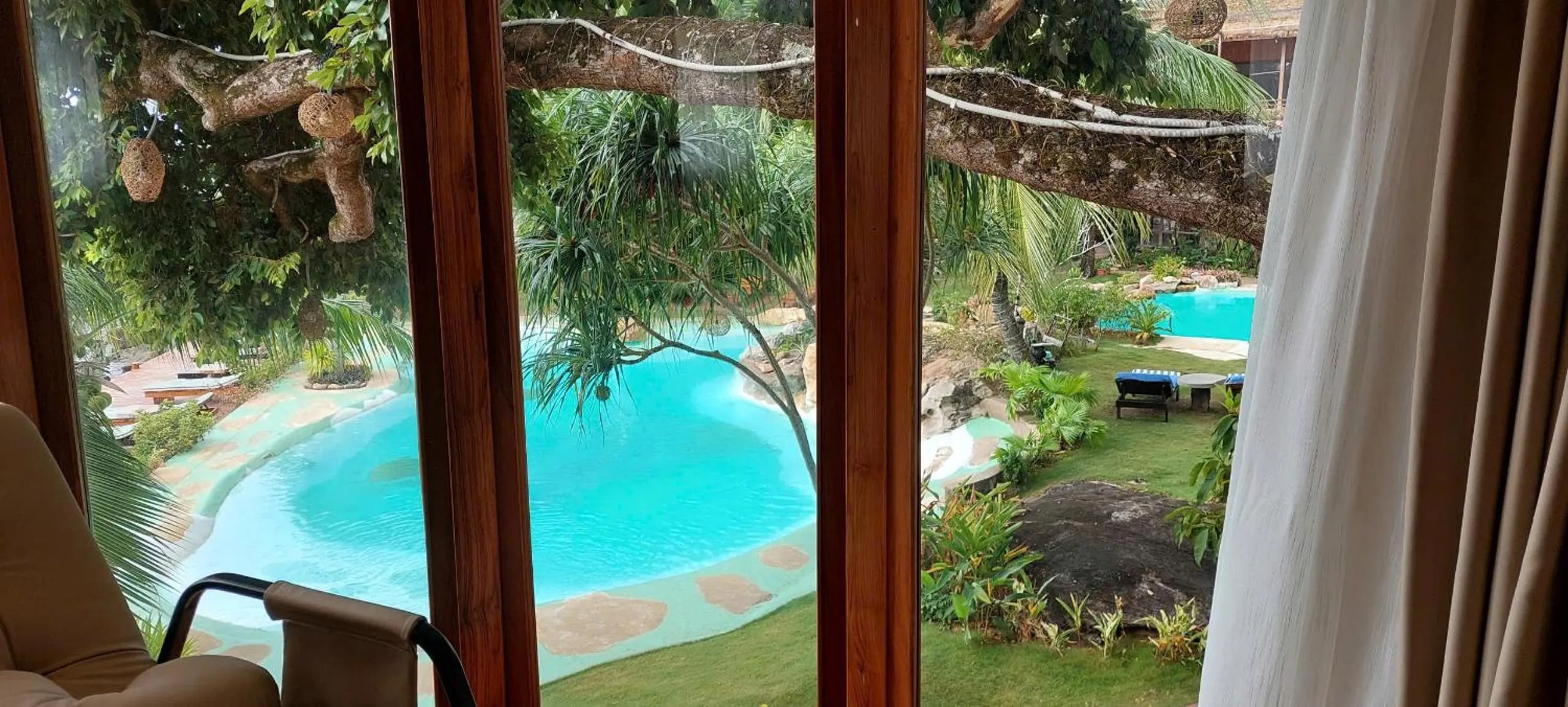 Pool view in Rocks Beach Boutique