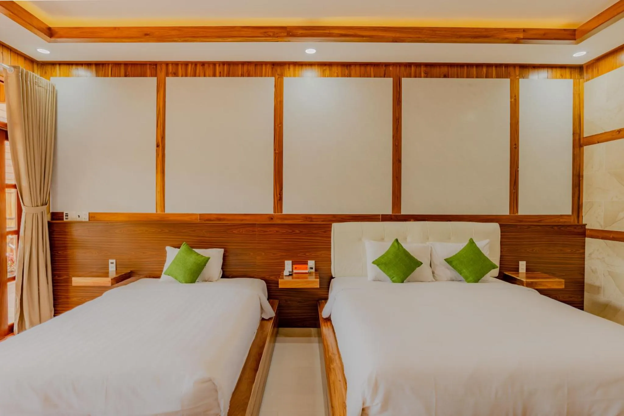 Bed in Rocks Beach Boutique