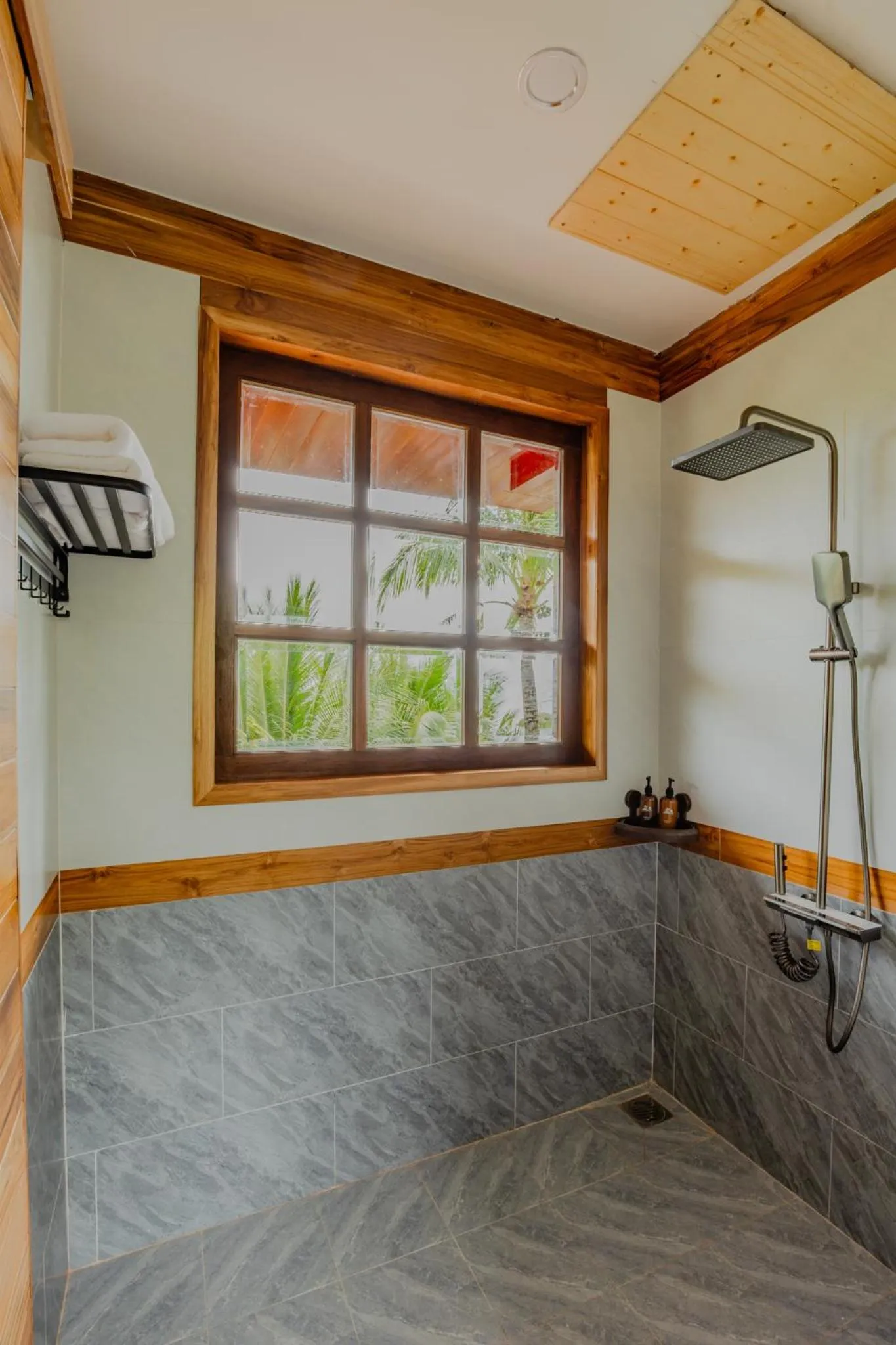 Bathroom in Rocks Beach Boutique