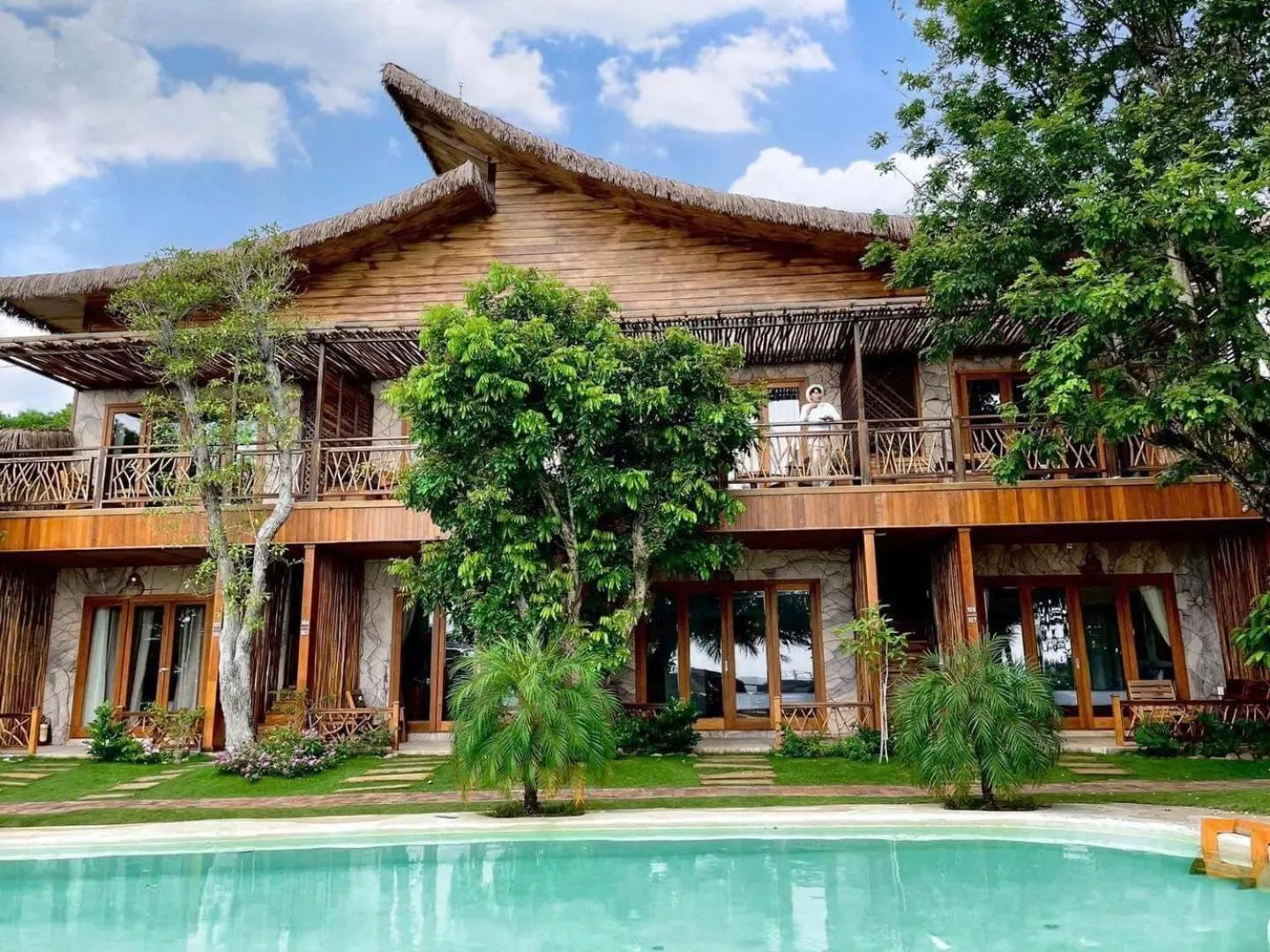 Property building in Rocks Beach Boutique