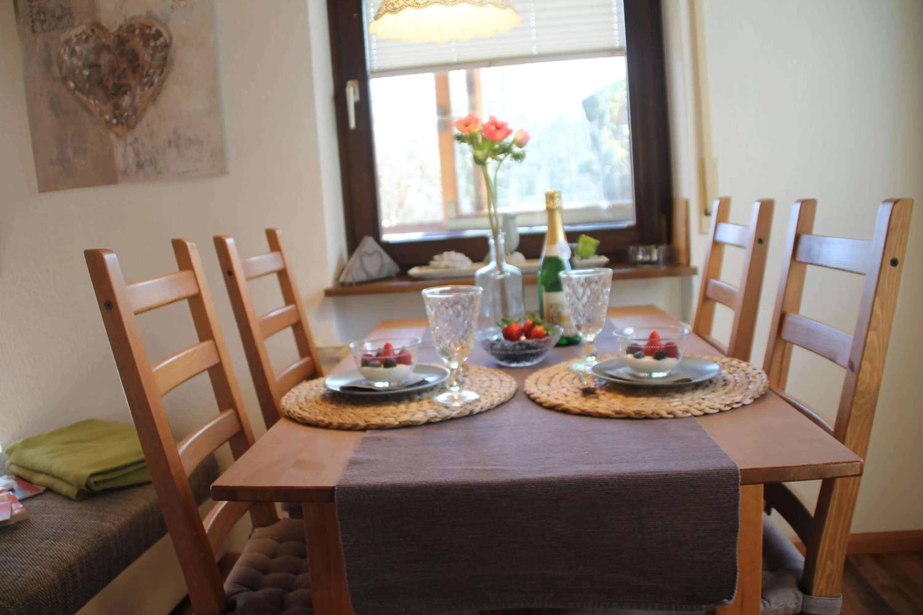 Dining area in Ferienwohnung mit HERZ in Laufenburg