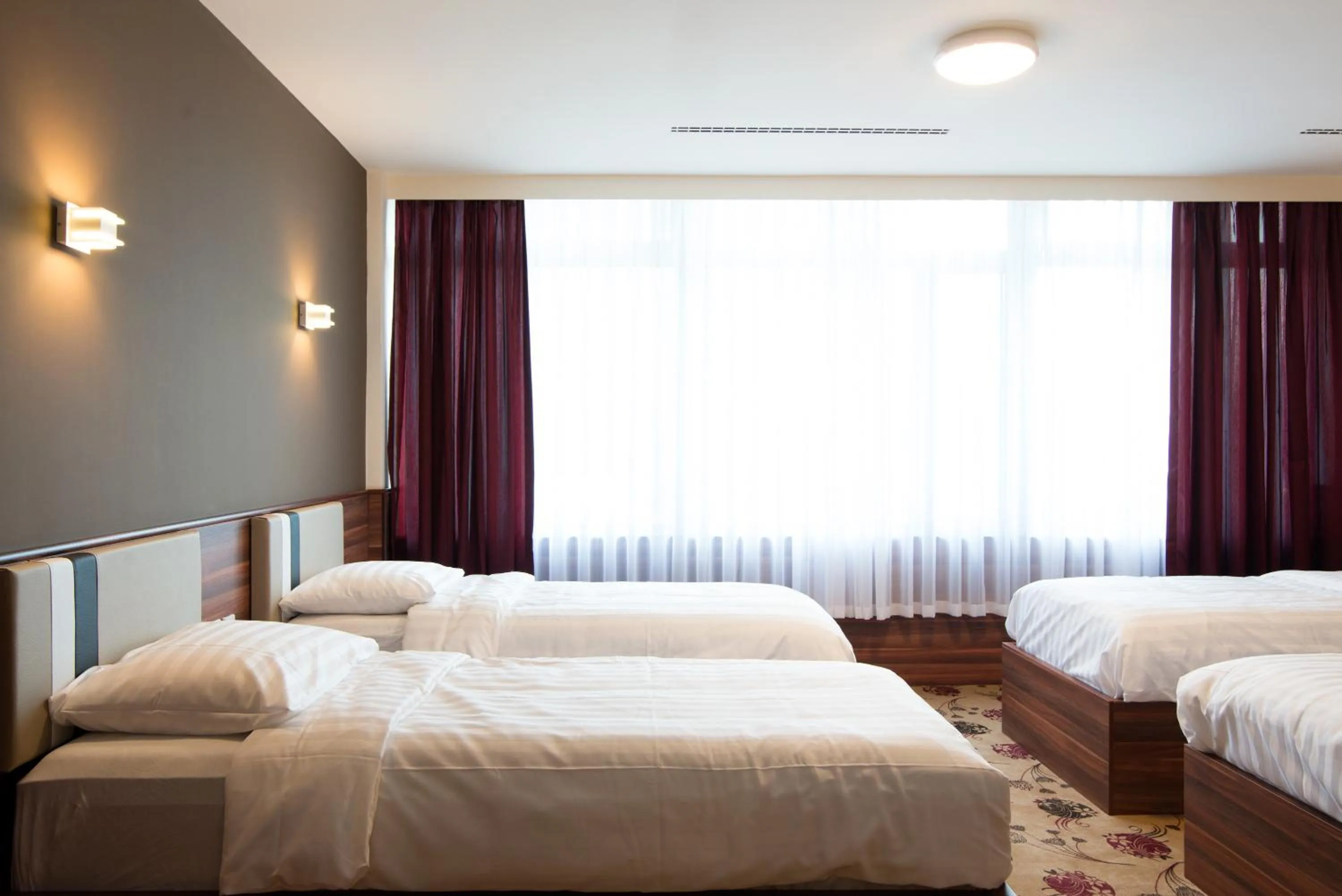 Bedroom in Hotel King's Court