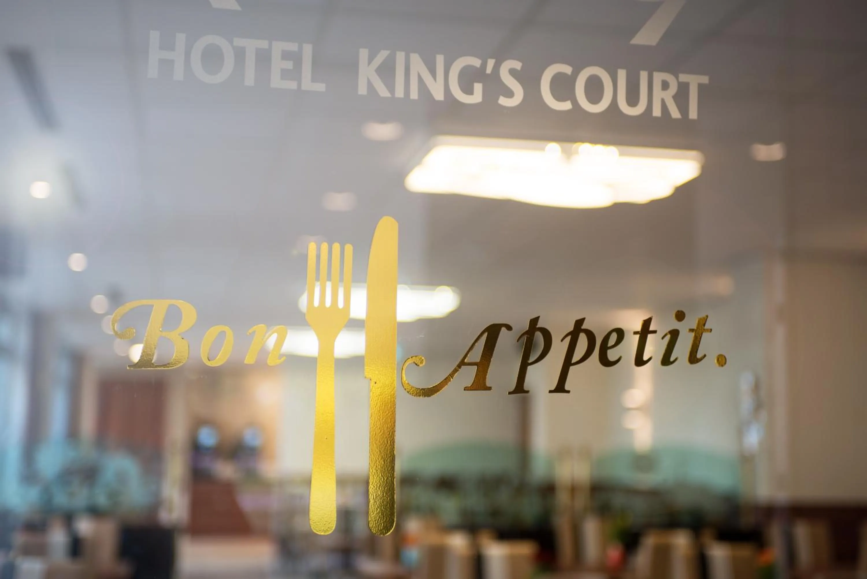 Restaurant/places to eat in Hotel King's Court