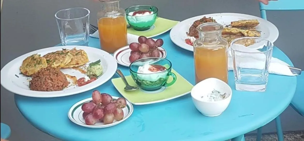 Breakfast in Tamarisk Bed & Breakfast