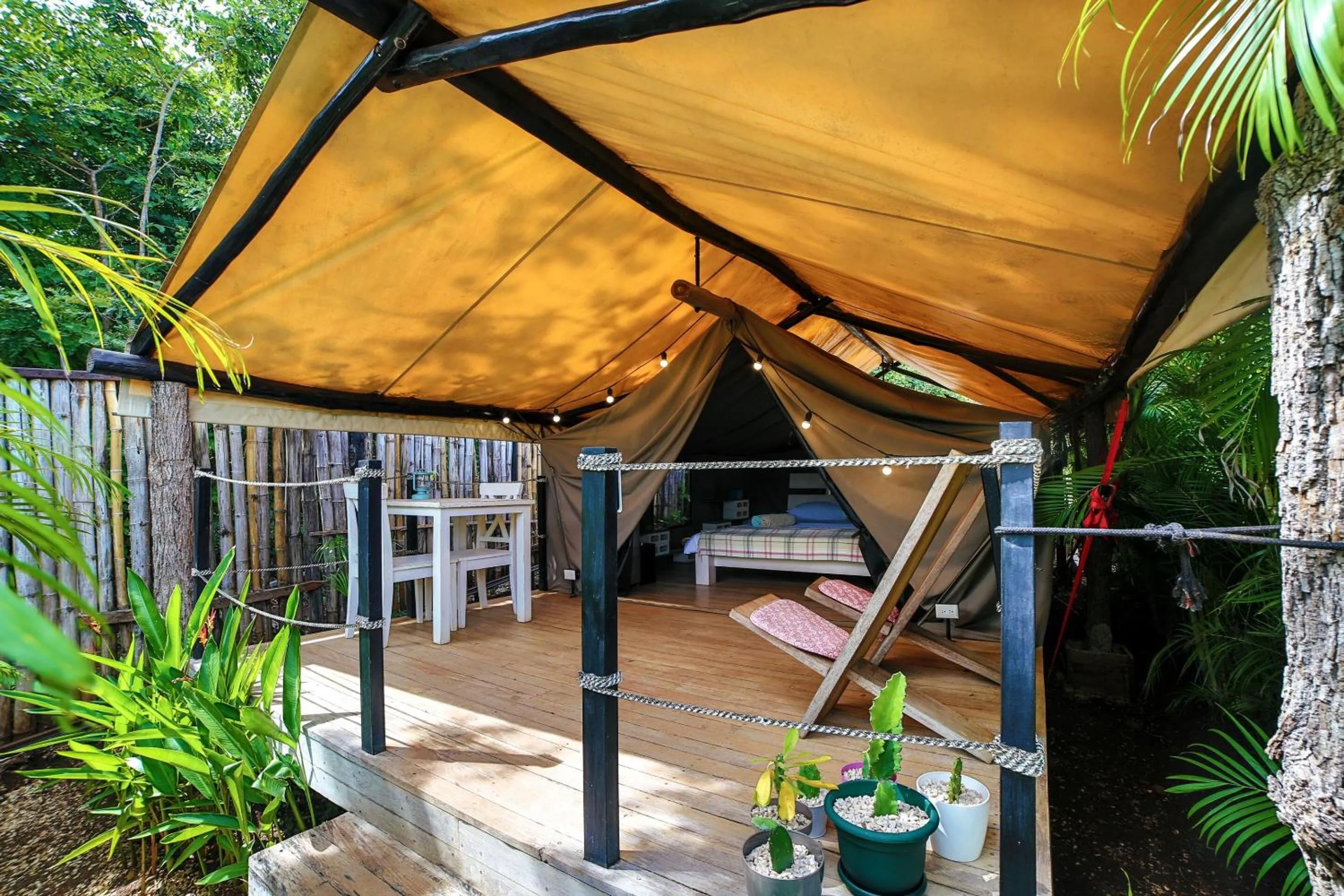 Property building in Flor y Bambu