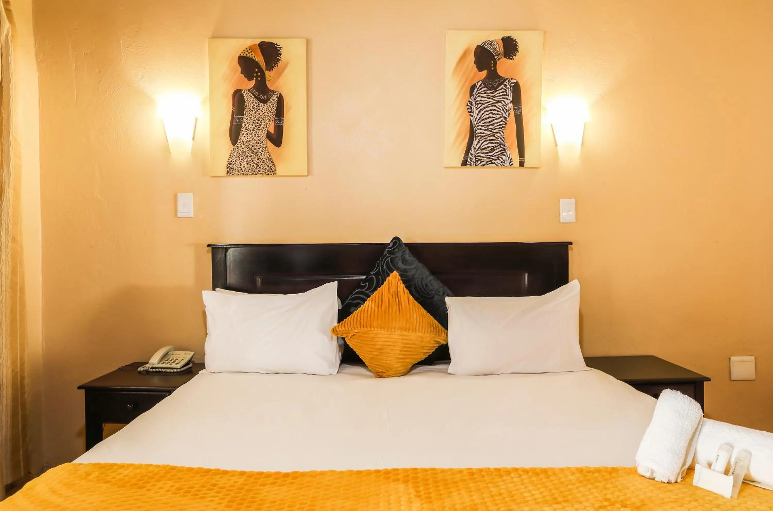 Bed in Nongoma Lodge & Inn CC