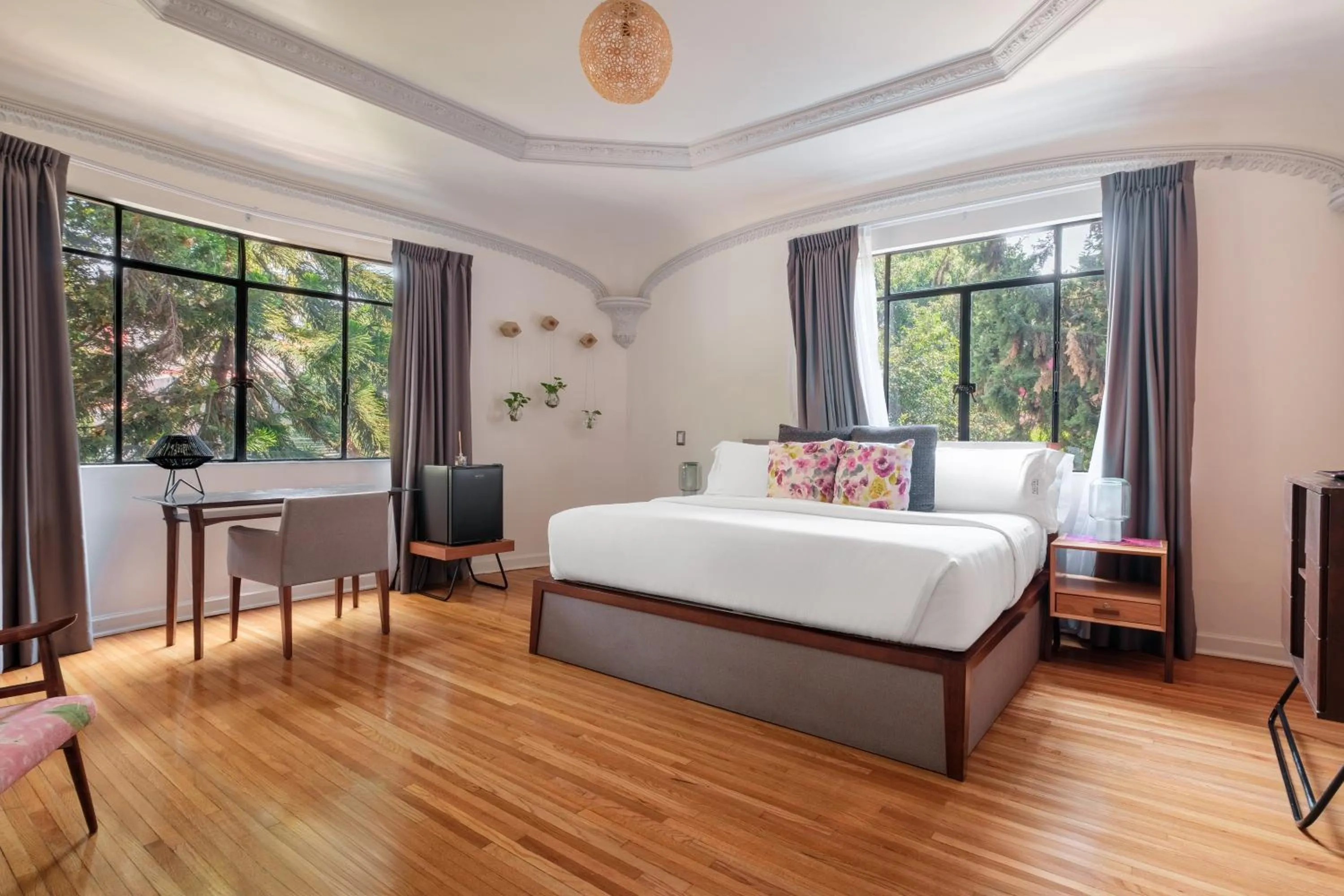 Bedroom, Bed in Pug Seal Polanco Allan Poe