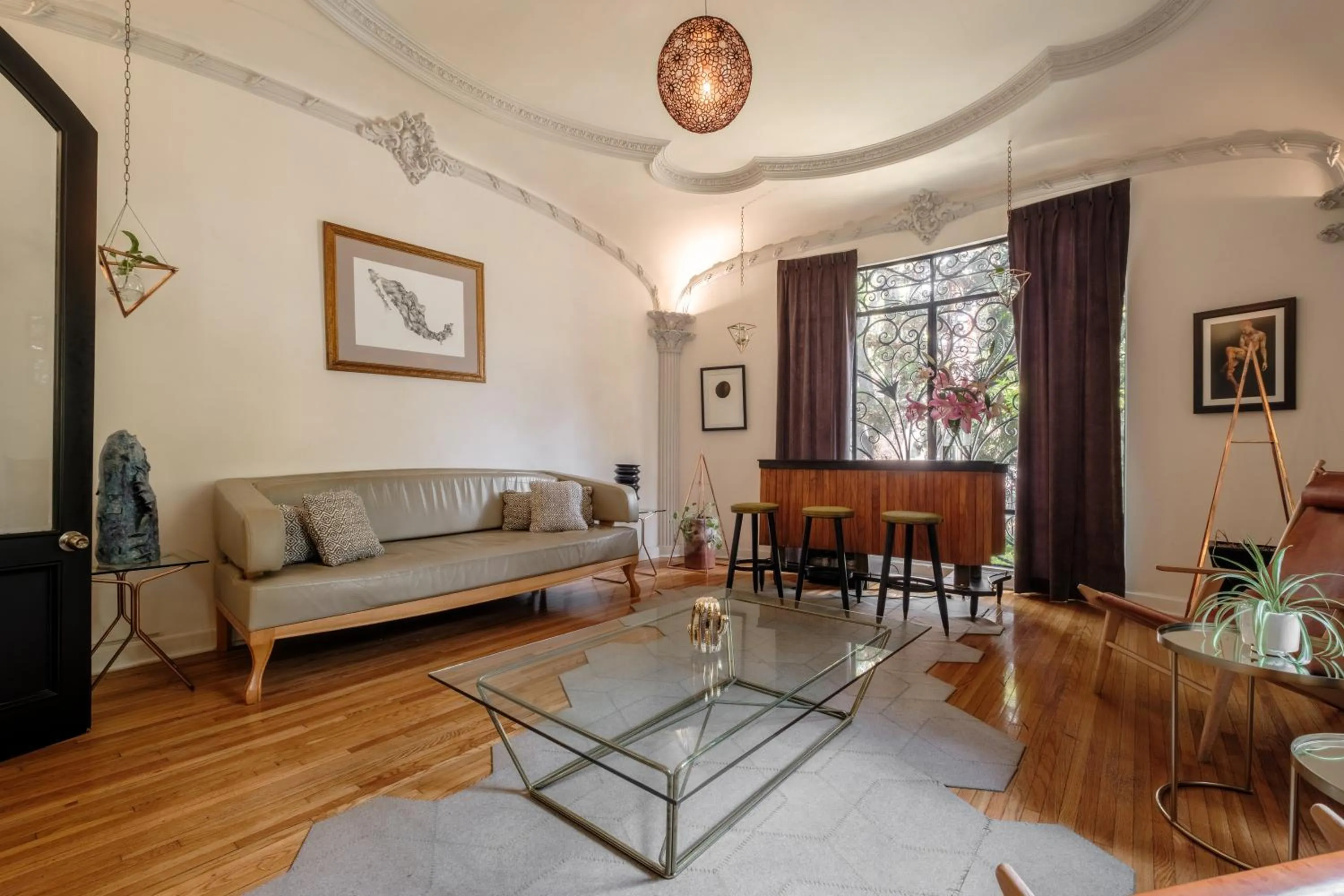 Pug Seal Polanco Allan Poe