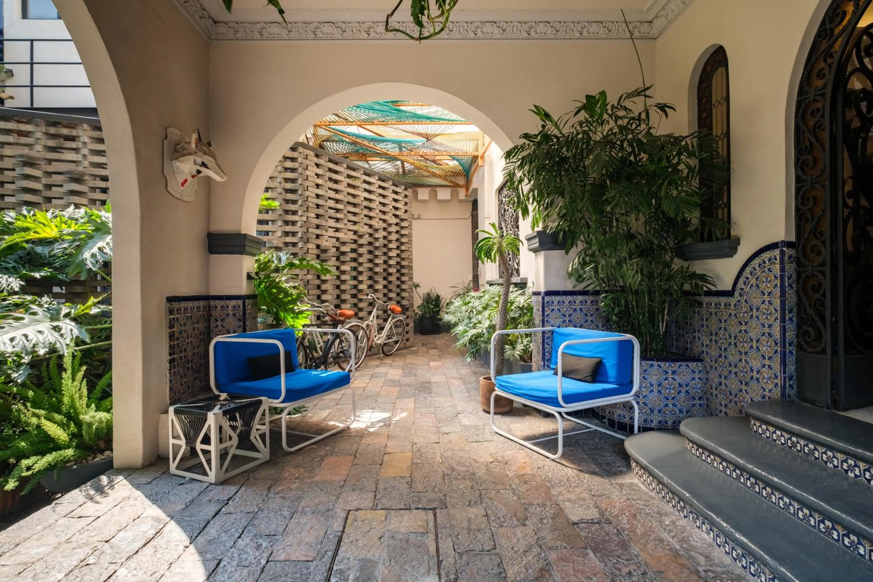 Pug Seal Polanco Allan Poe