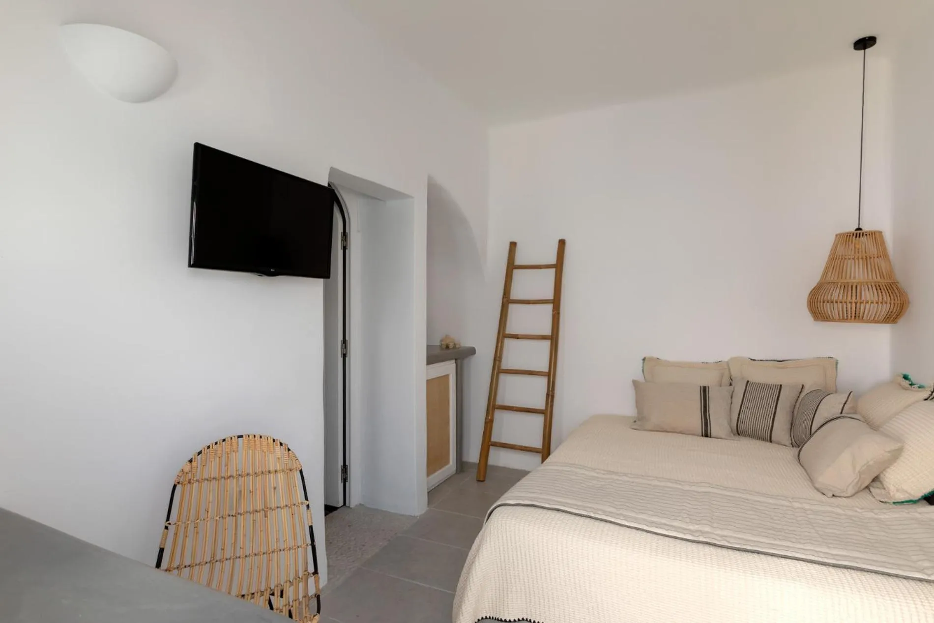 Bed in Casa Grande Santorini