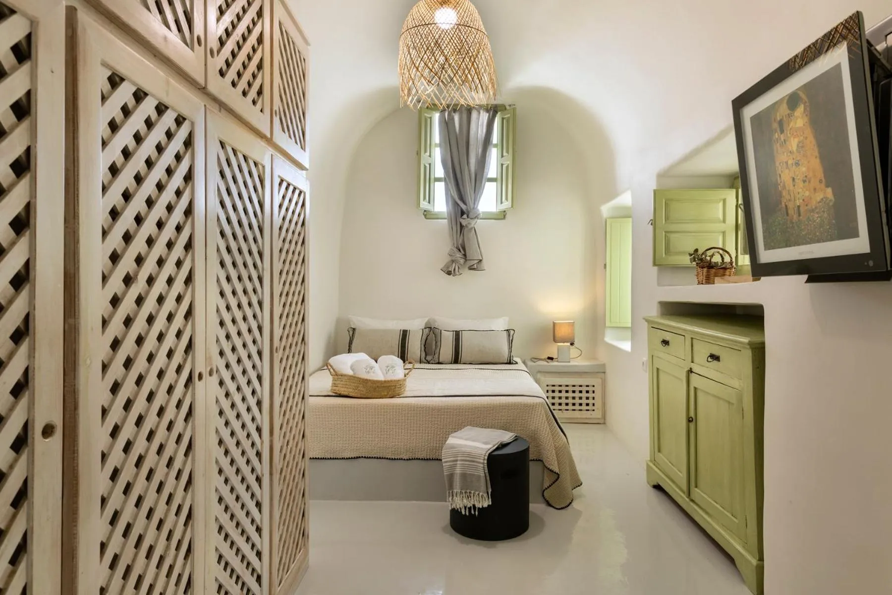 Bed in Casa Grande Santorini
