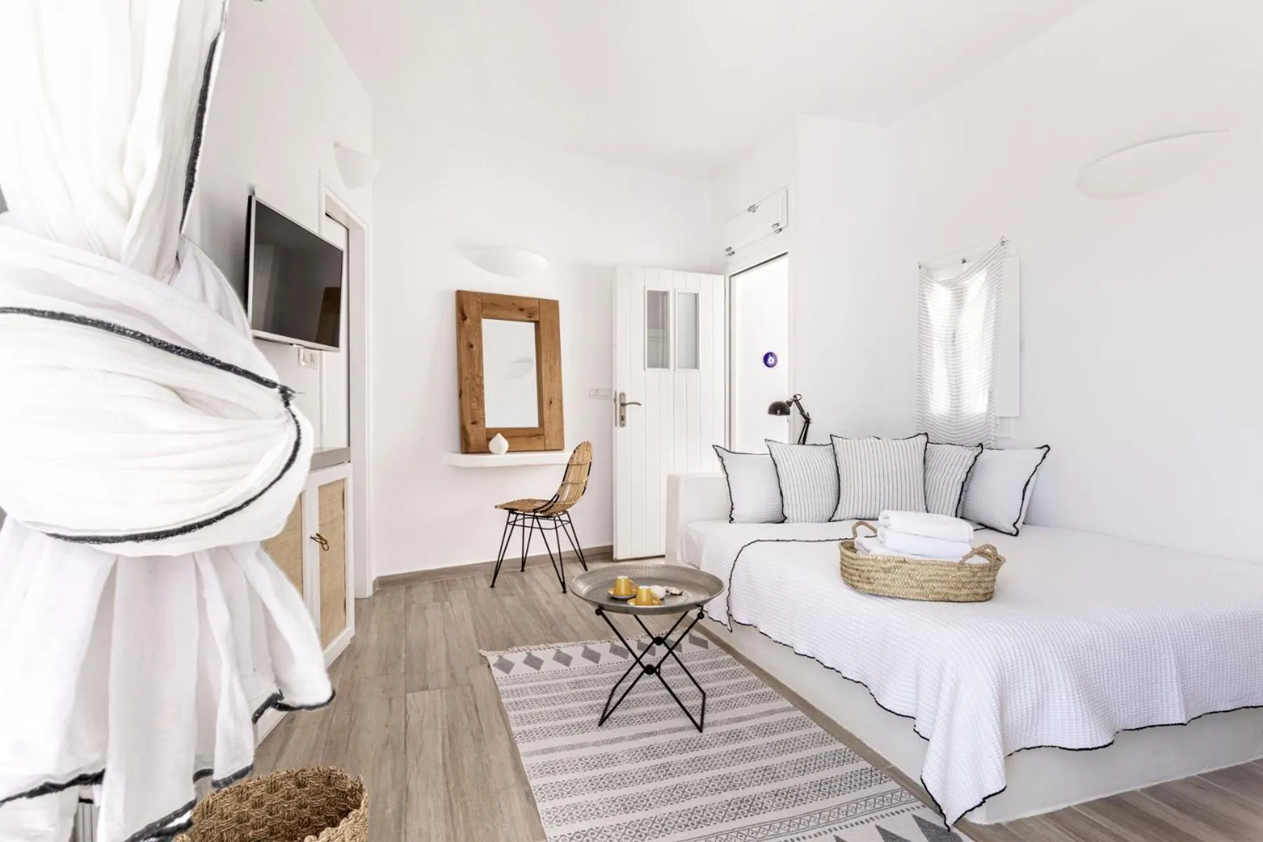 Bed in Casa Grande Santorini