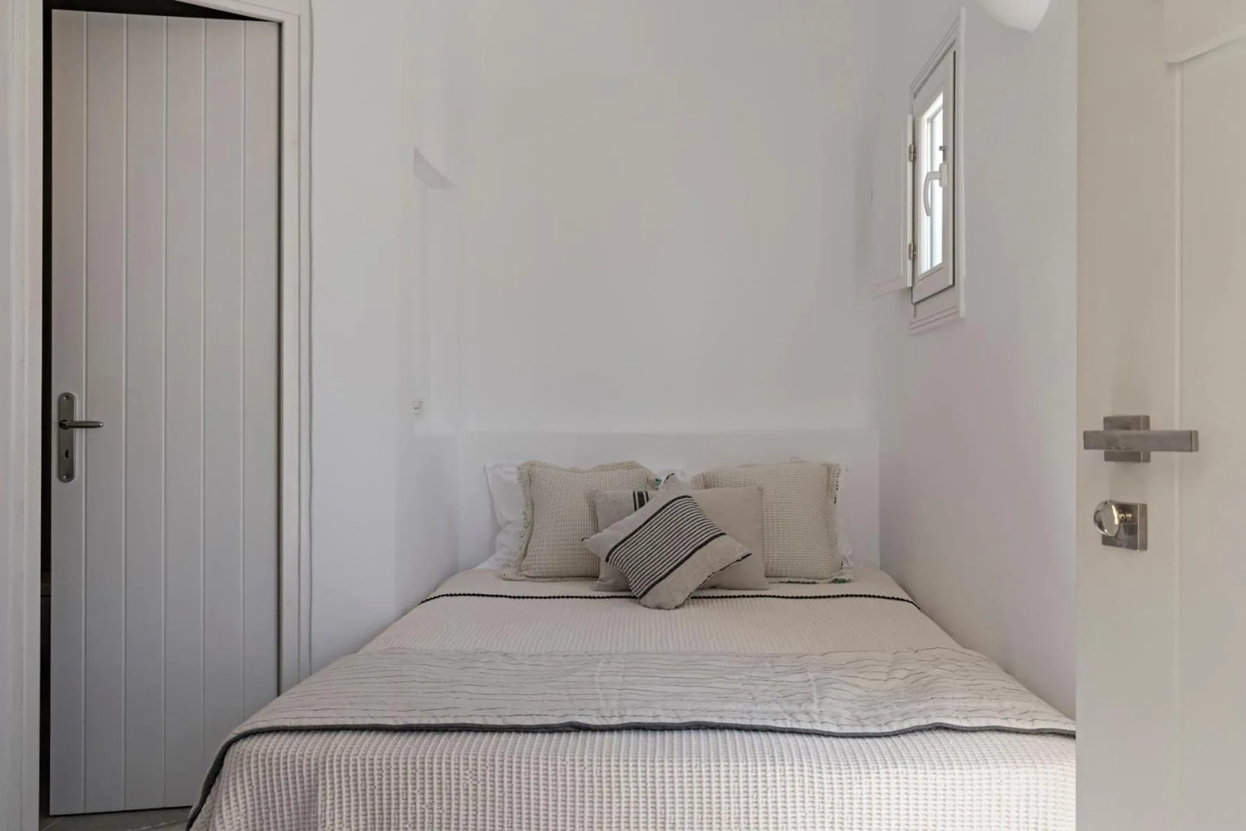 Bed in Casa Grande Santorini