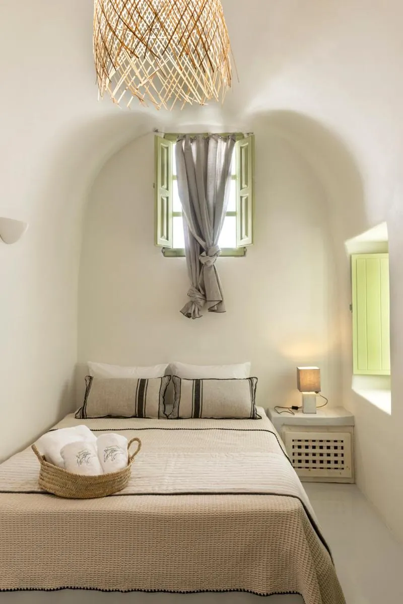 Bed in Casa Grande Santorini