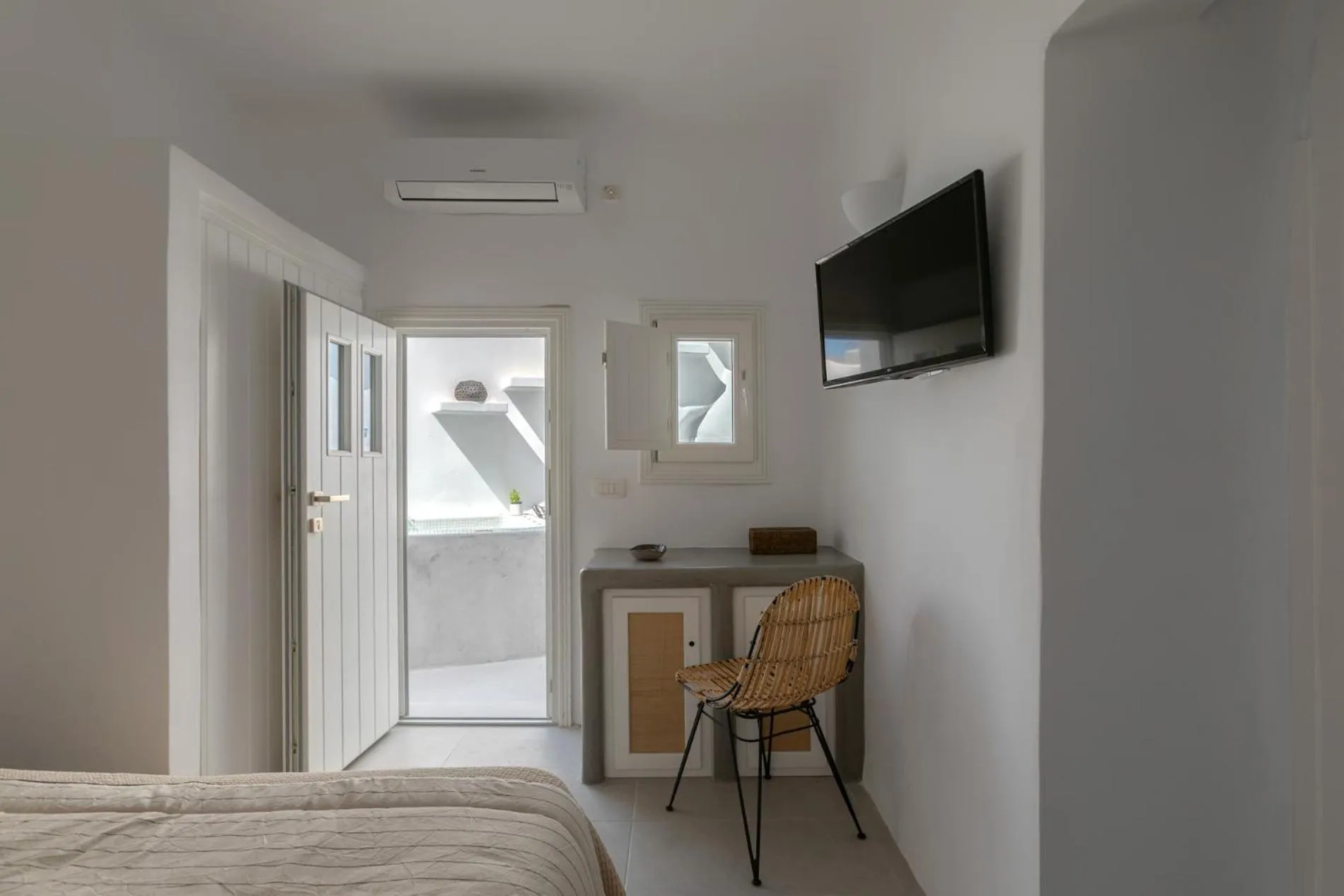 Bed in Casa Grande Santorini