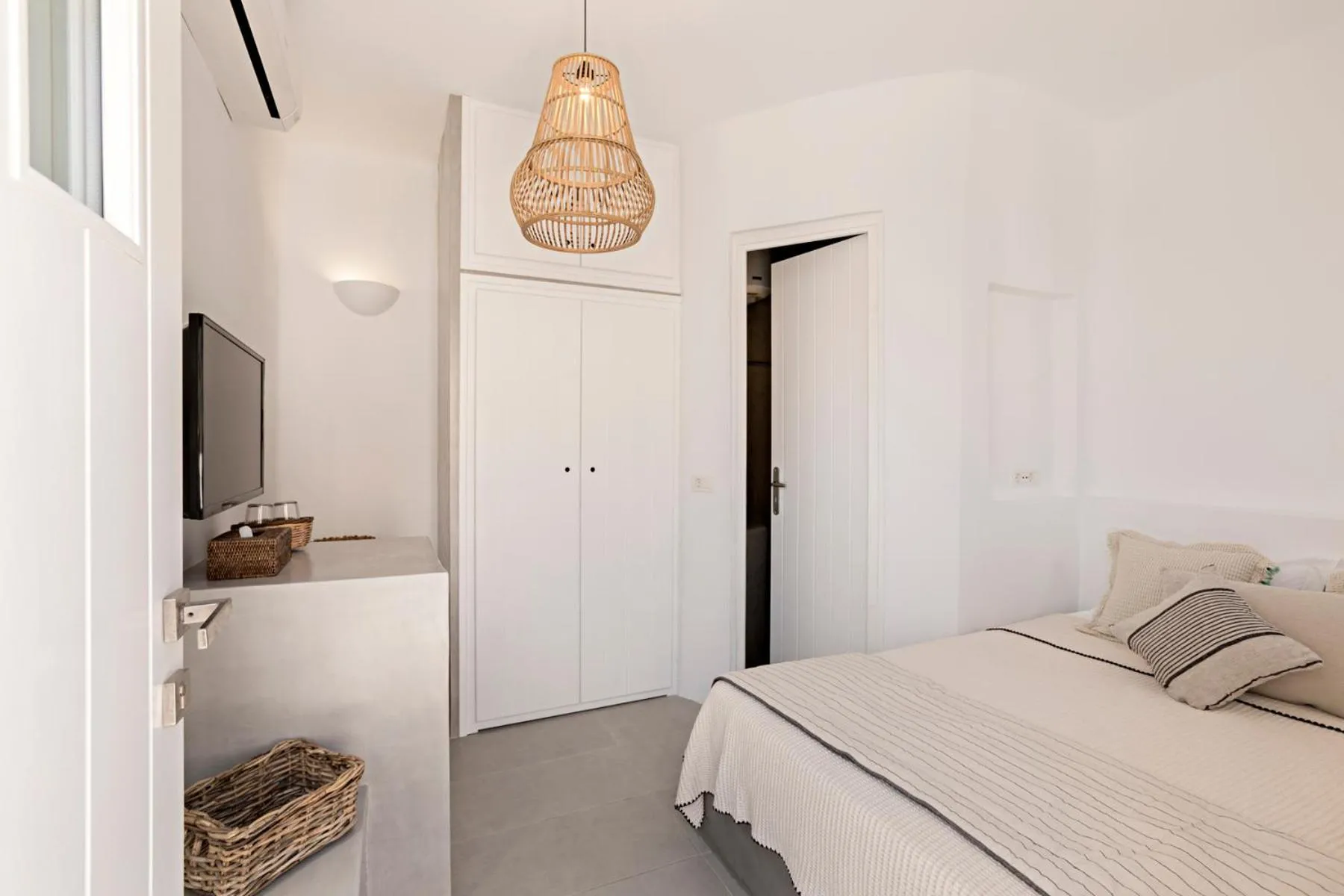 Bed in Casa Grande Santorini