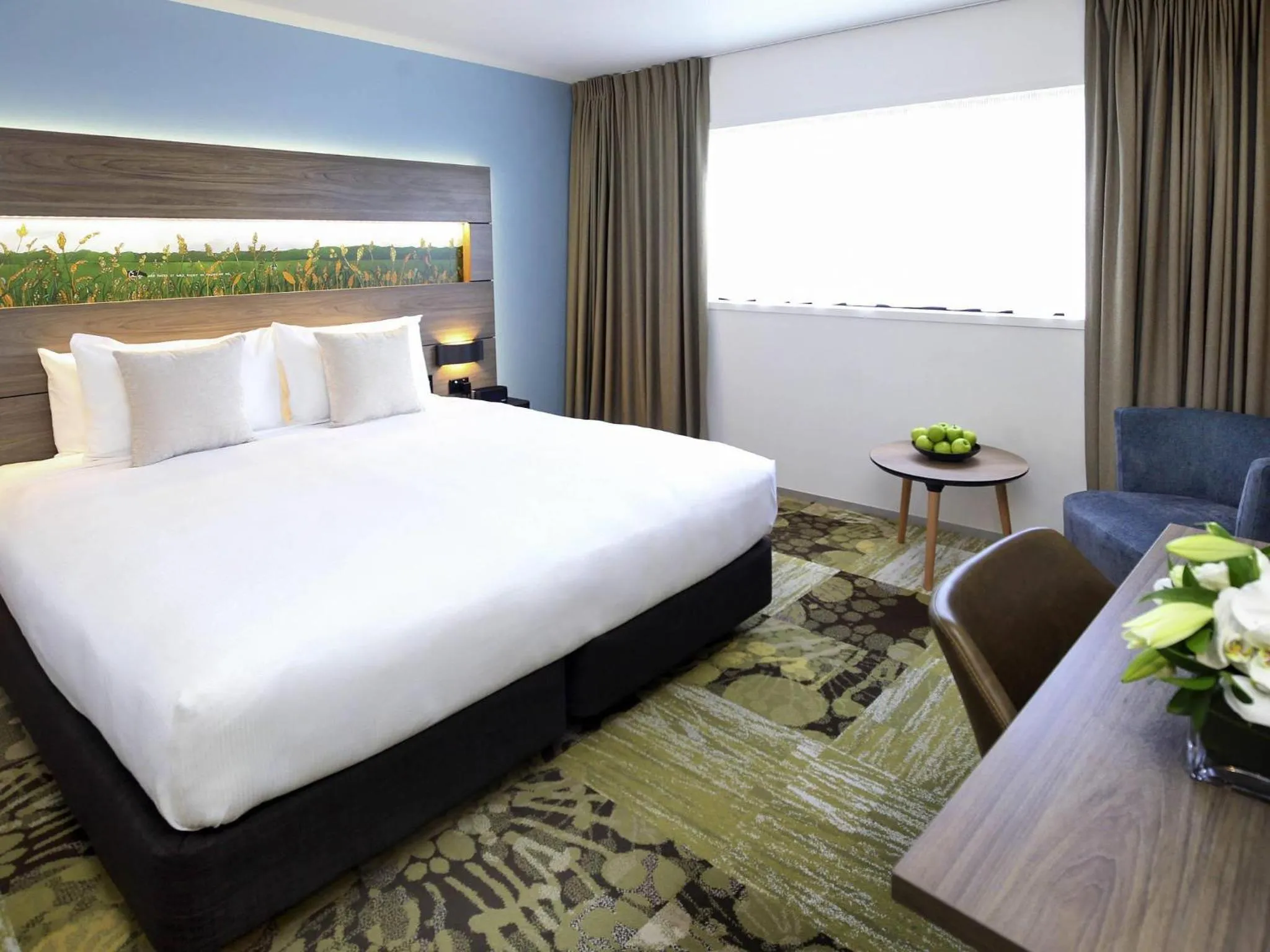 Bedroom, Bed in Novotel New Plymouth Taranaki