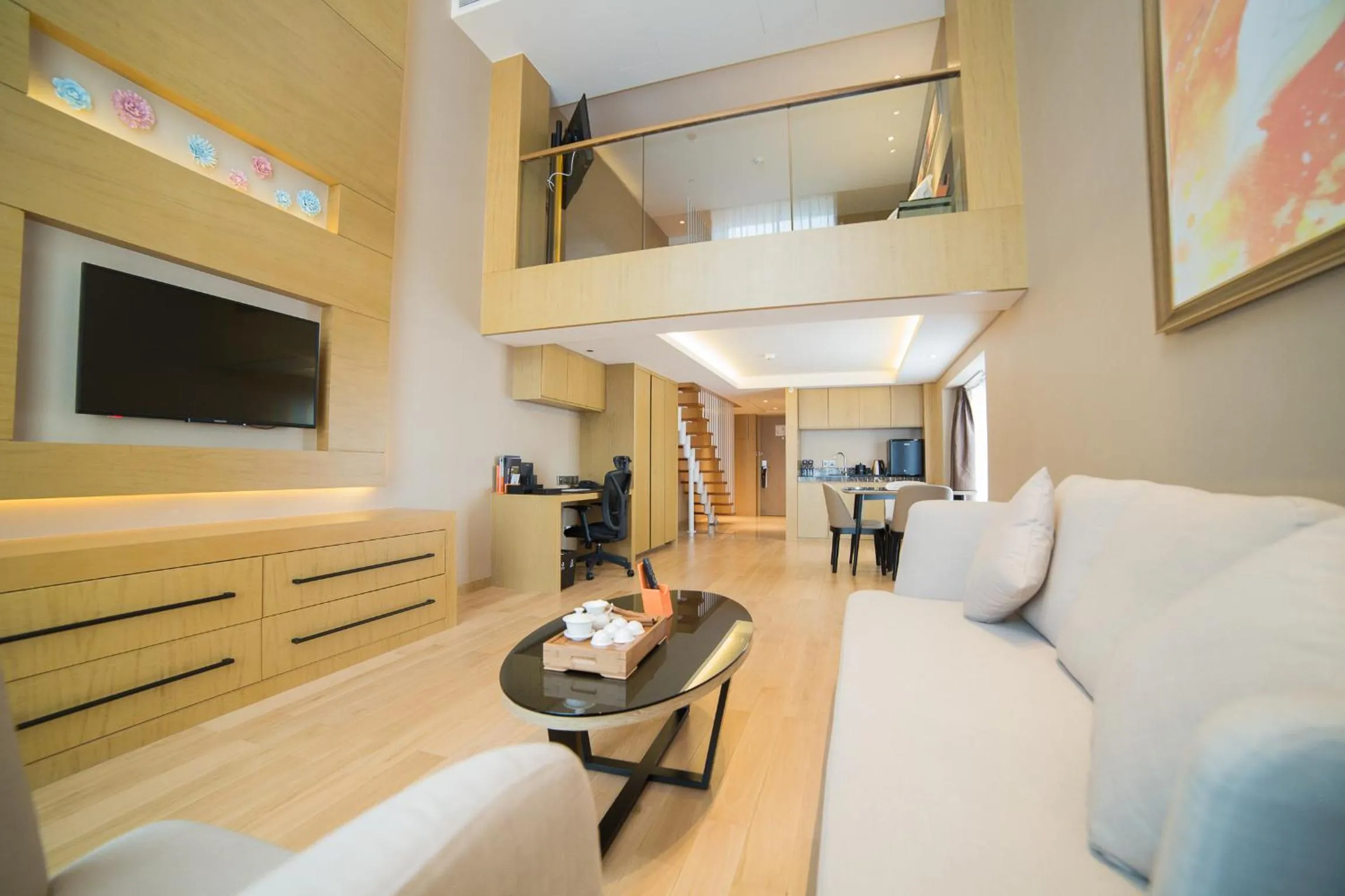 Photo of the whole room in Pullman Shishi Mattison