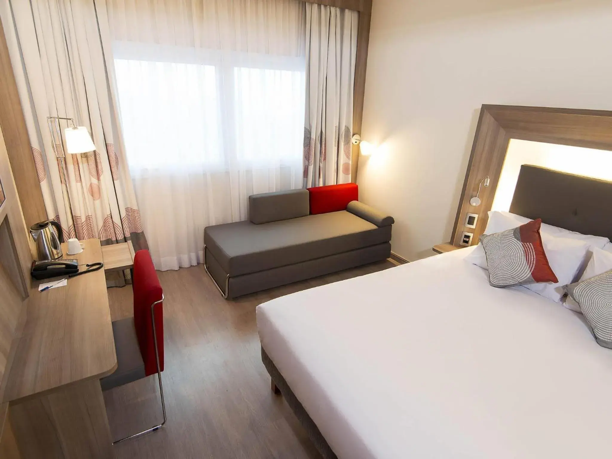 Bedroom, Bed in Novotel Santos Gonzaga Bedroom, Bed in Novotel Santos Gonzaga