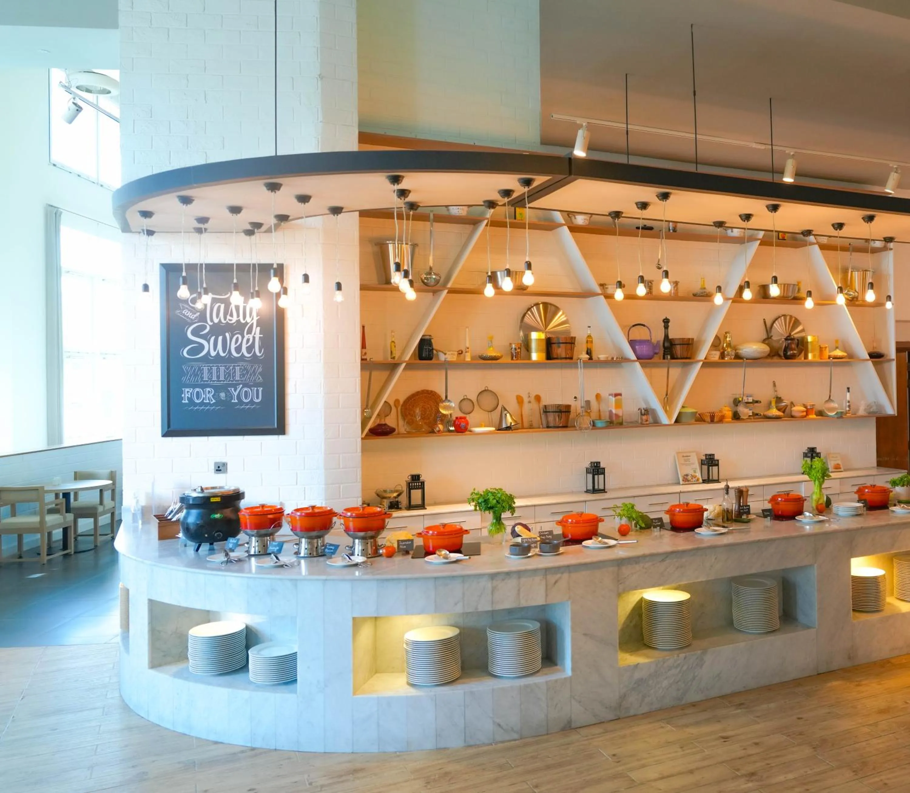 Restaurant/places to eat in Ibis Styles Dragon Mart Dubai