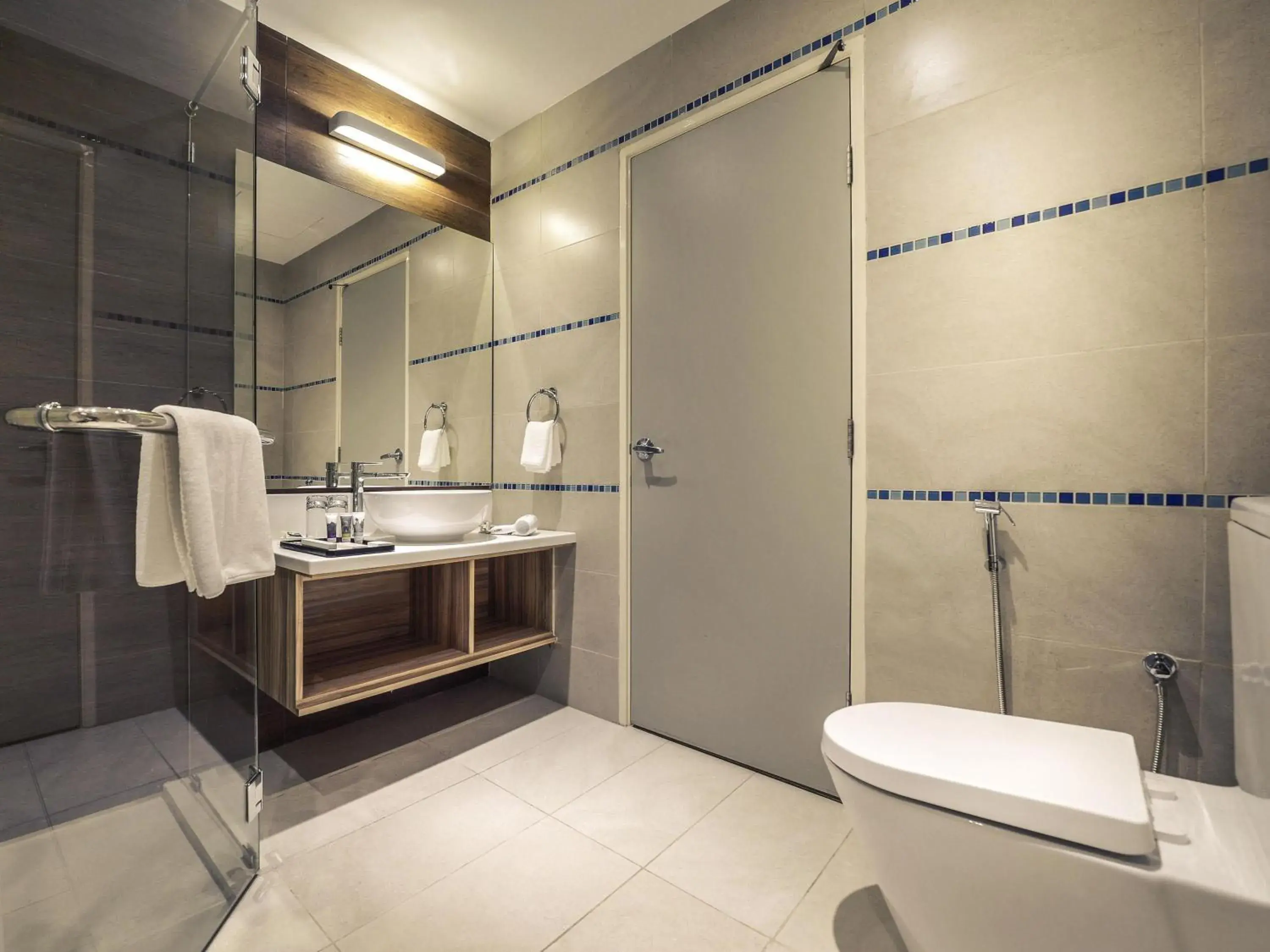 Bedroom in Mercure Kota Kinabalu City Centre Bedroom in Mercure Kota Kinabalu City Centre