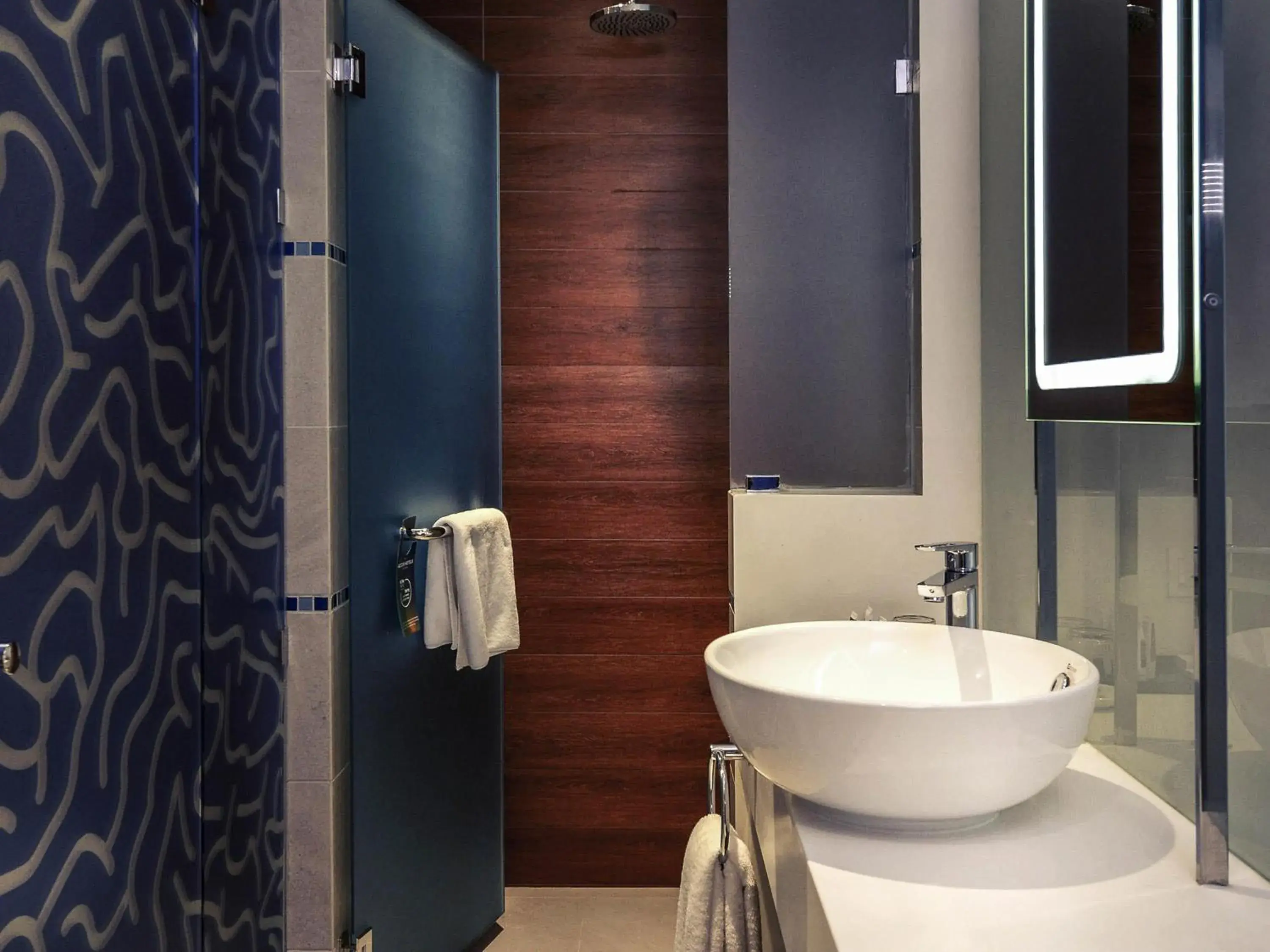 Superior Twin Room with Garden View in Mercure Kota Kinabalu City Centre Superior Twin Room with Garden View in Mercure Kota Kinabalu City Centre