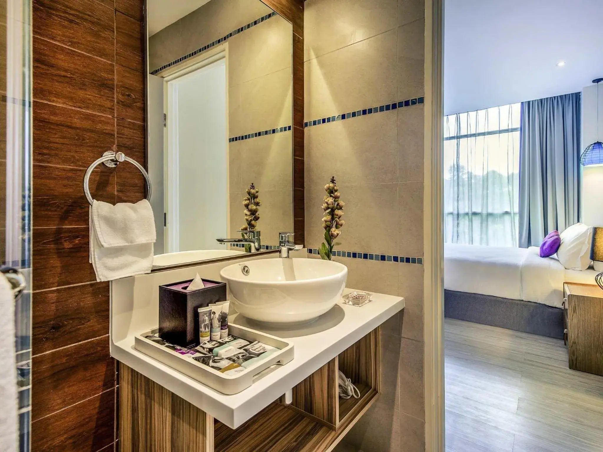 Bedroom in Mercure Kota Kinabalu City Centre Bedroom in Mercure Kota Kinabalu City Centre