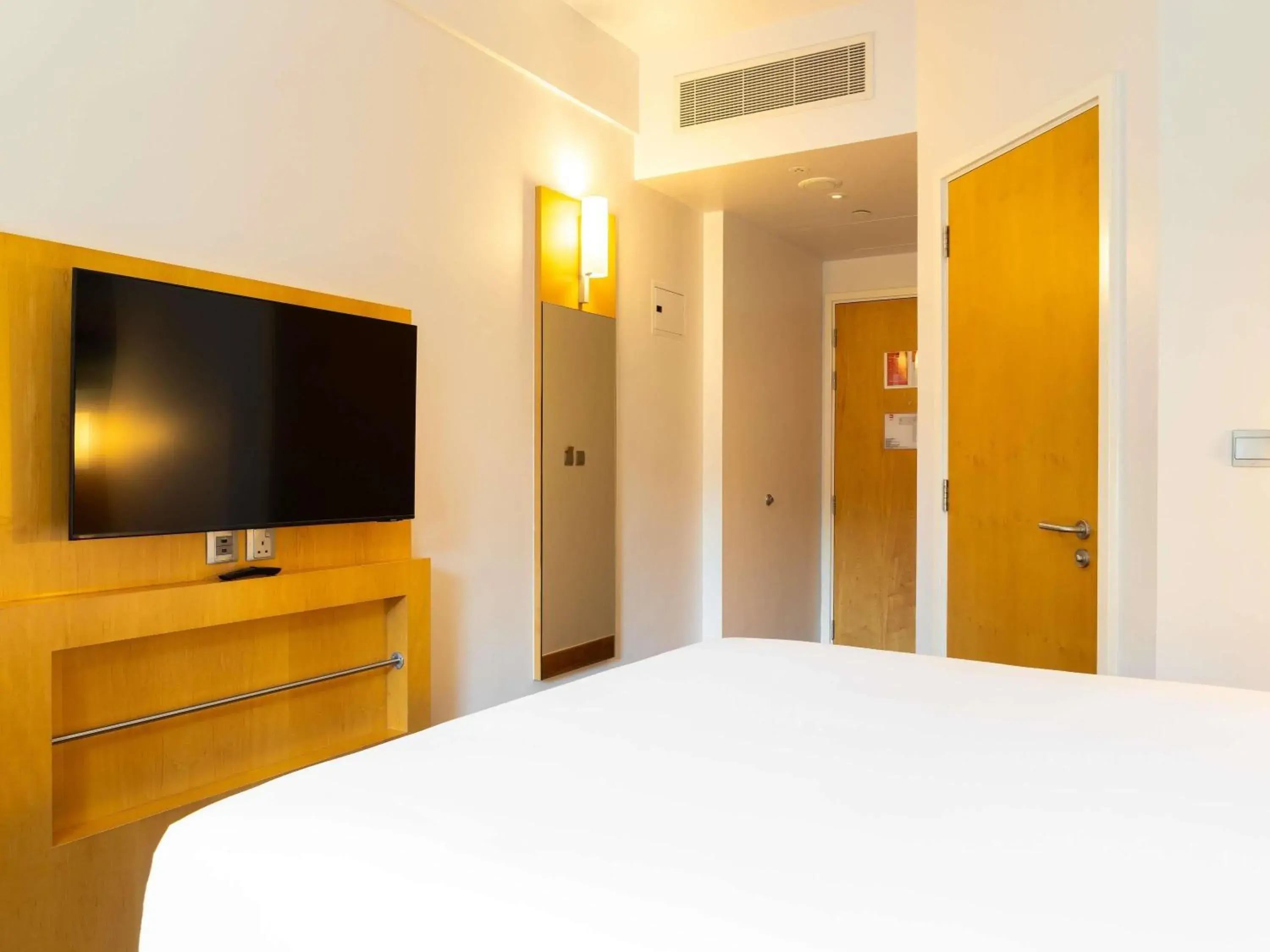 Bedroom, Bed in ibis Dubai One Central Bedroom, Bed in ibis Dubai One Central